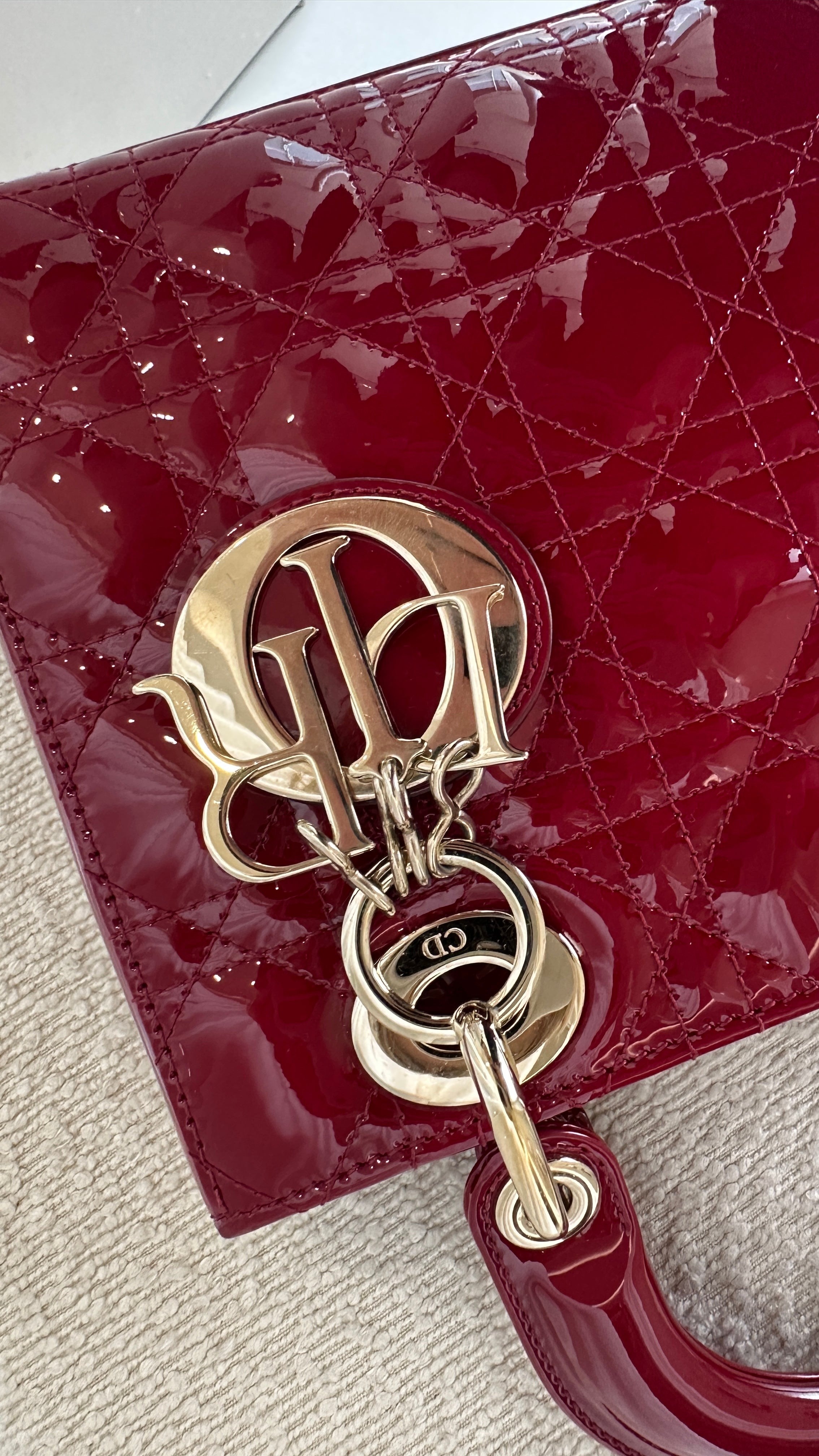 SMALL LADY DIOR PATENT LEATHER IN RED