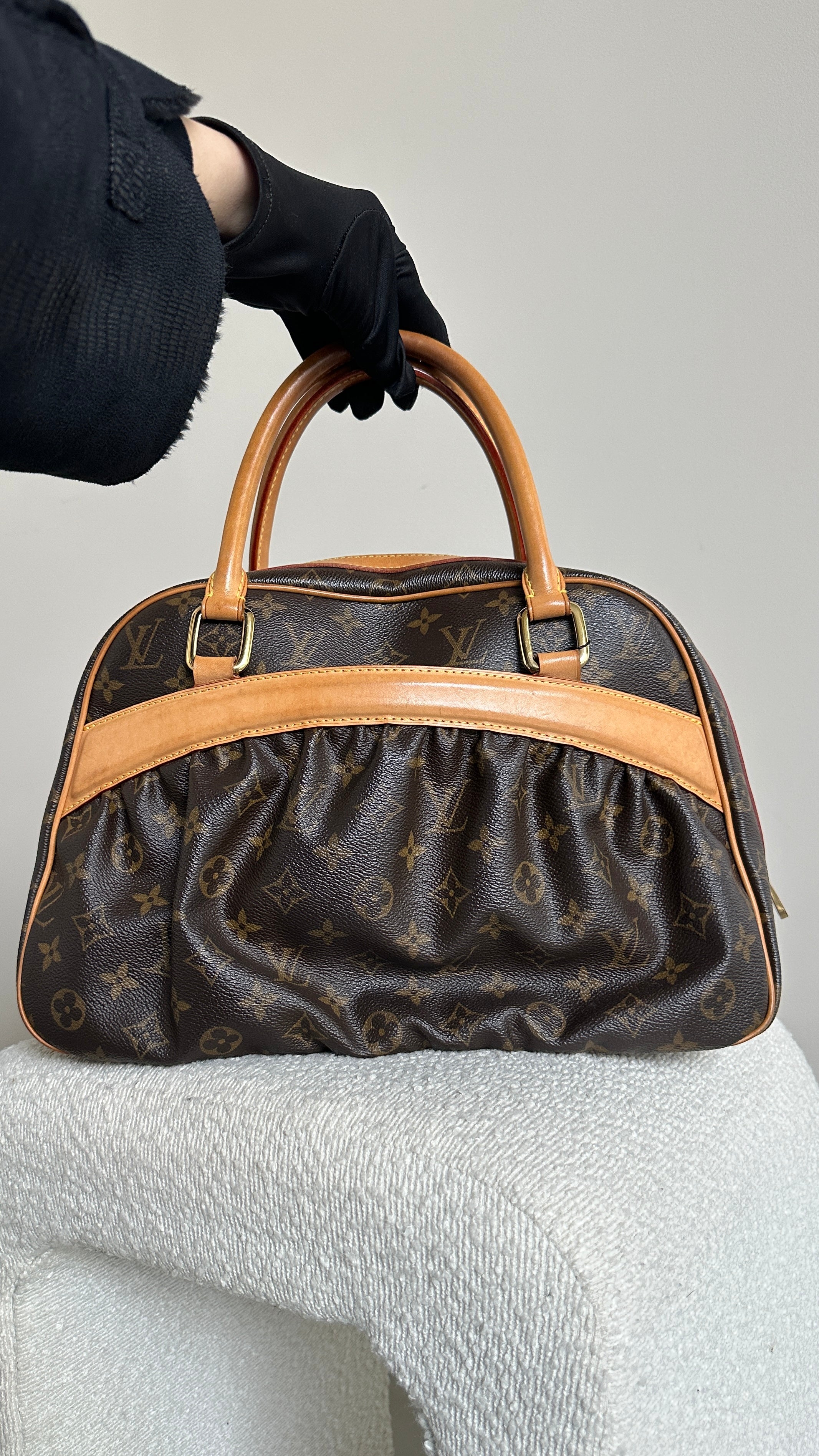 LOUIS VUITTON VINTAGE MONOGRAM HANDBAG IN BROWN