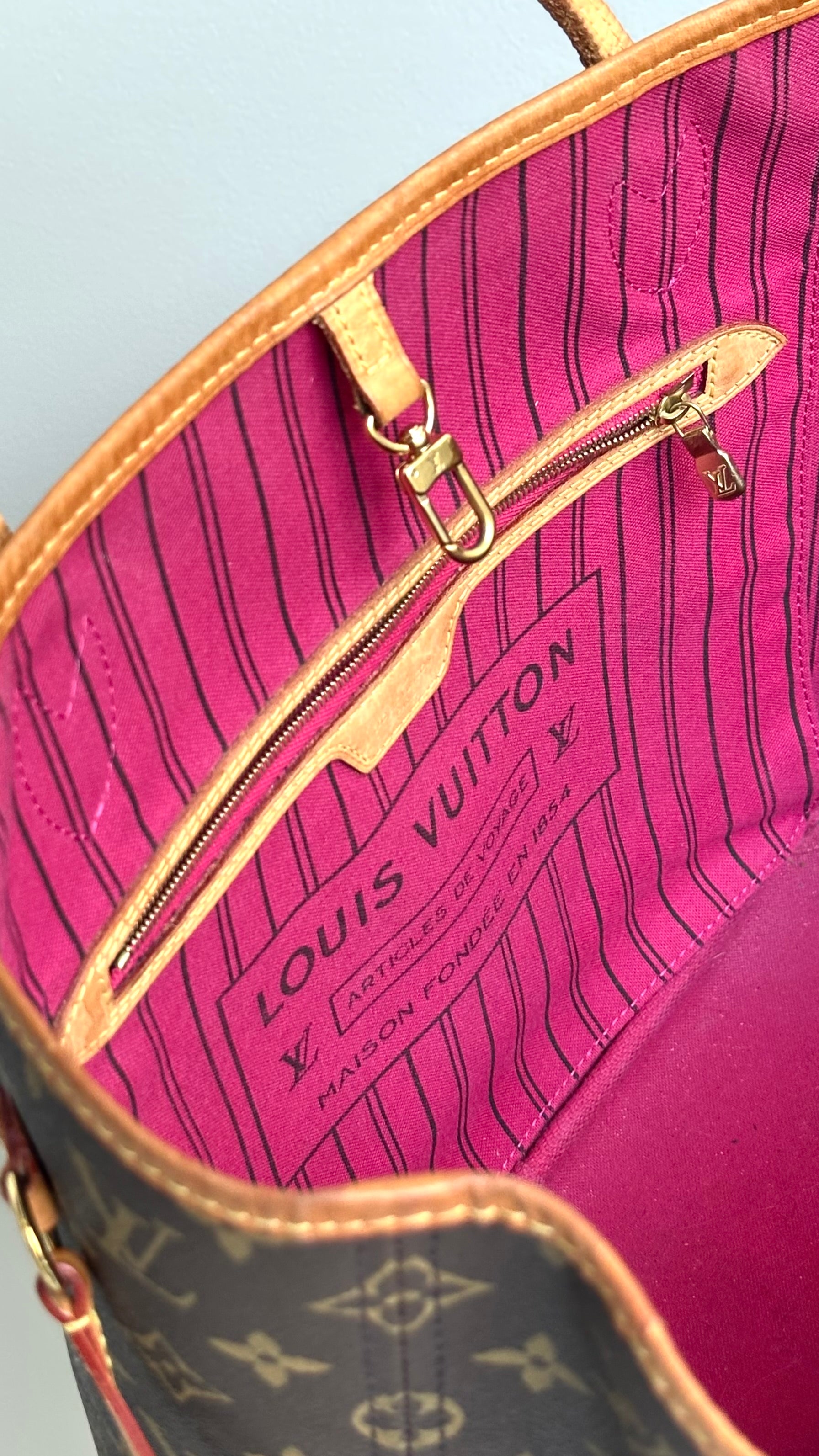 LOUIS VUITTON MONOGRAM NEVERFULL MM IN BROWN