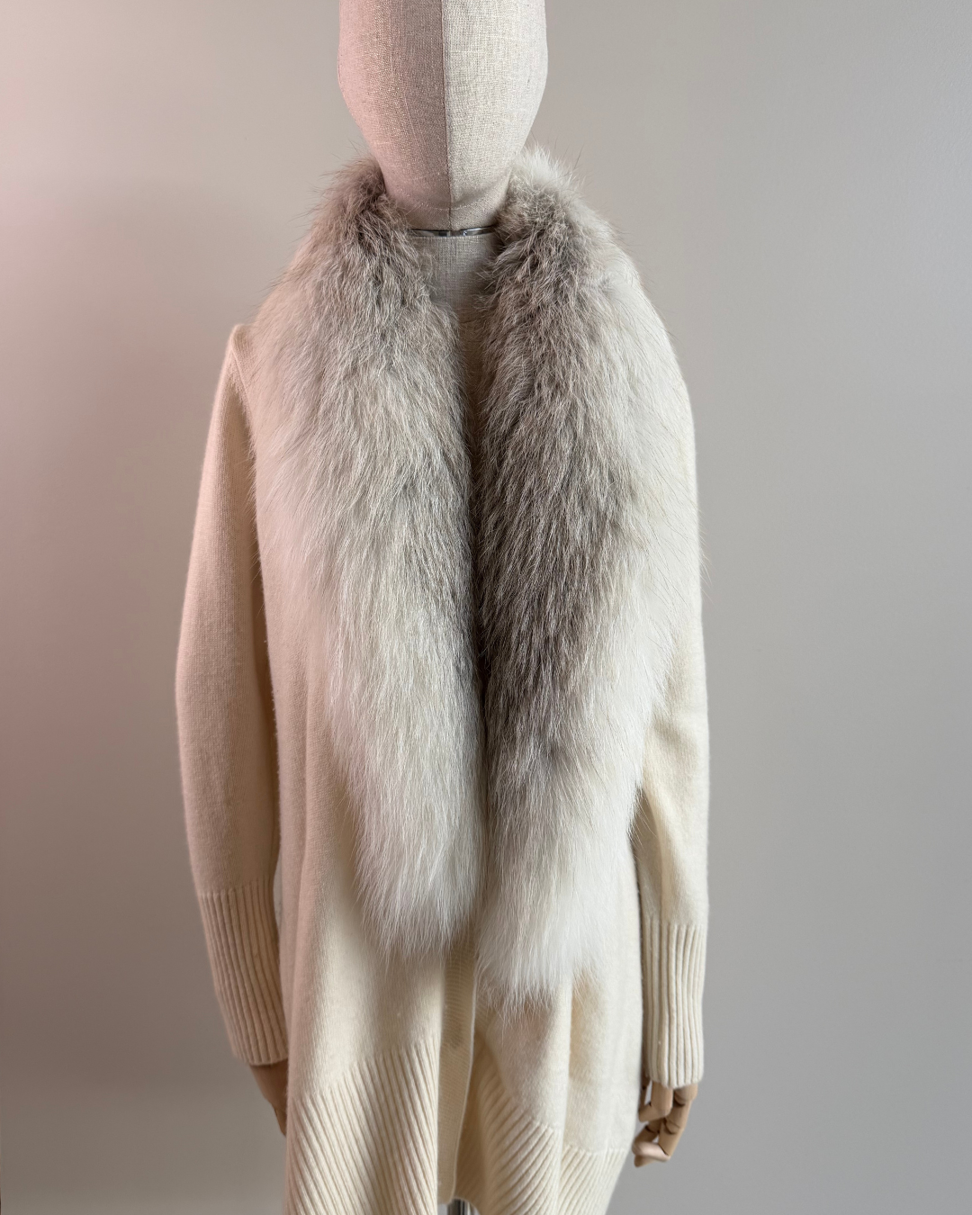 Long Cashmere jacket with real fur collar