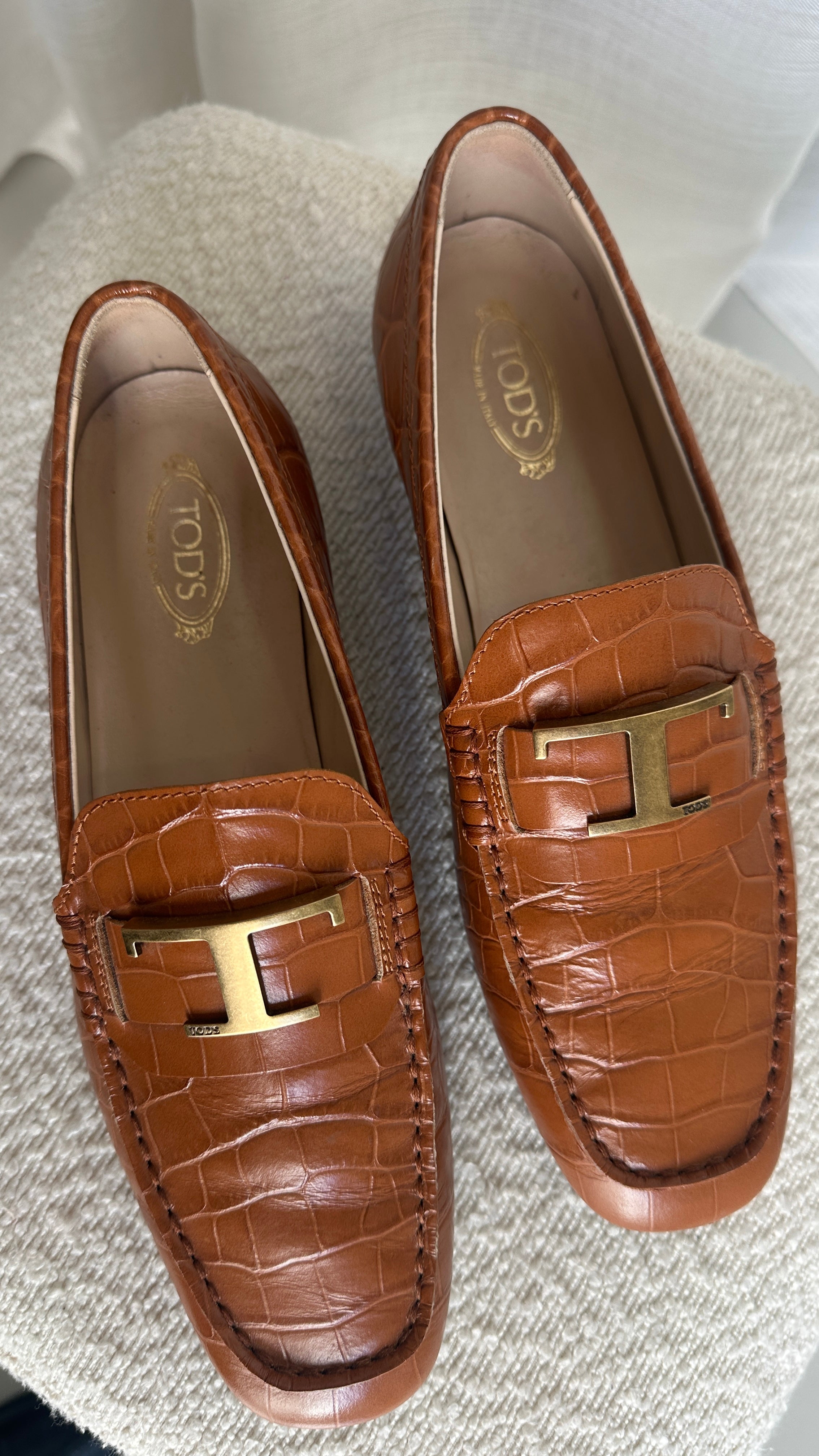 TOD'S T TIMELESS CROC-EFFECT LEATHER LOAFERS IN CAMEL - SIZE 38