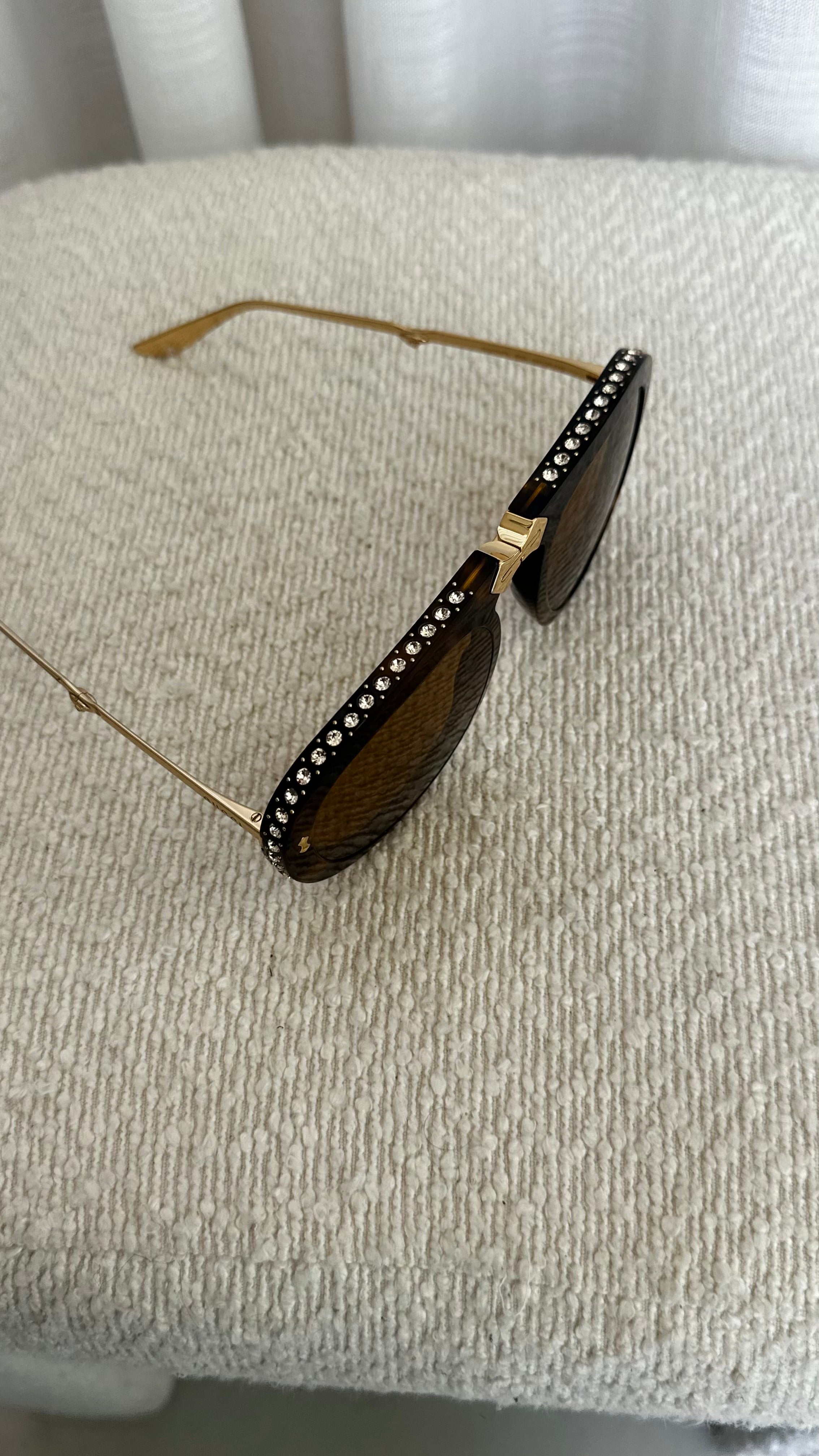 GUCCI FOLDABLE SUNGLASSES - IN BROWN