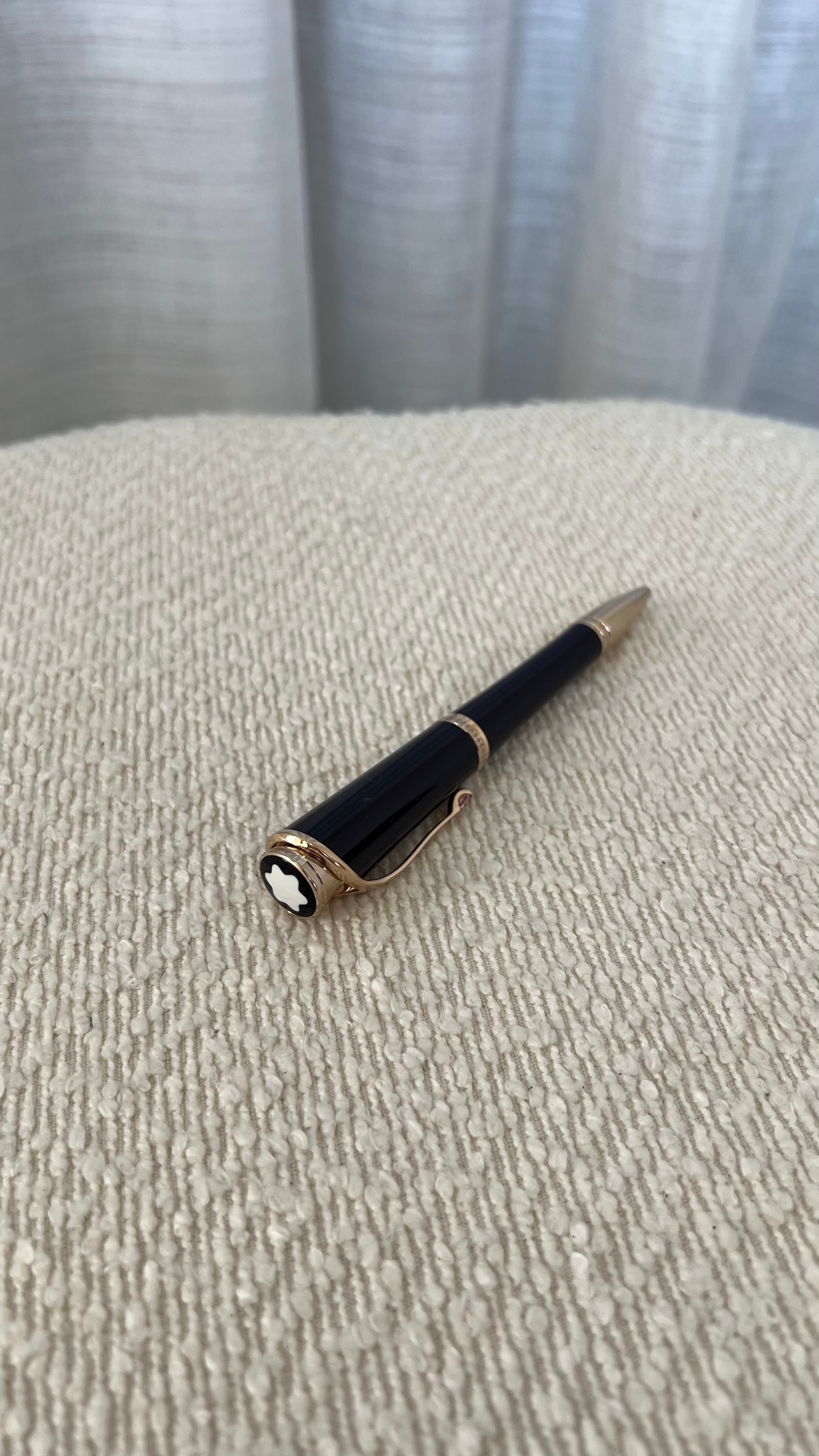 Montblanc Diva Princess Grace of Monaco Ballpoint Pen In Purple