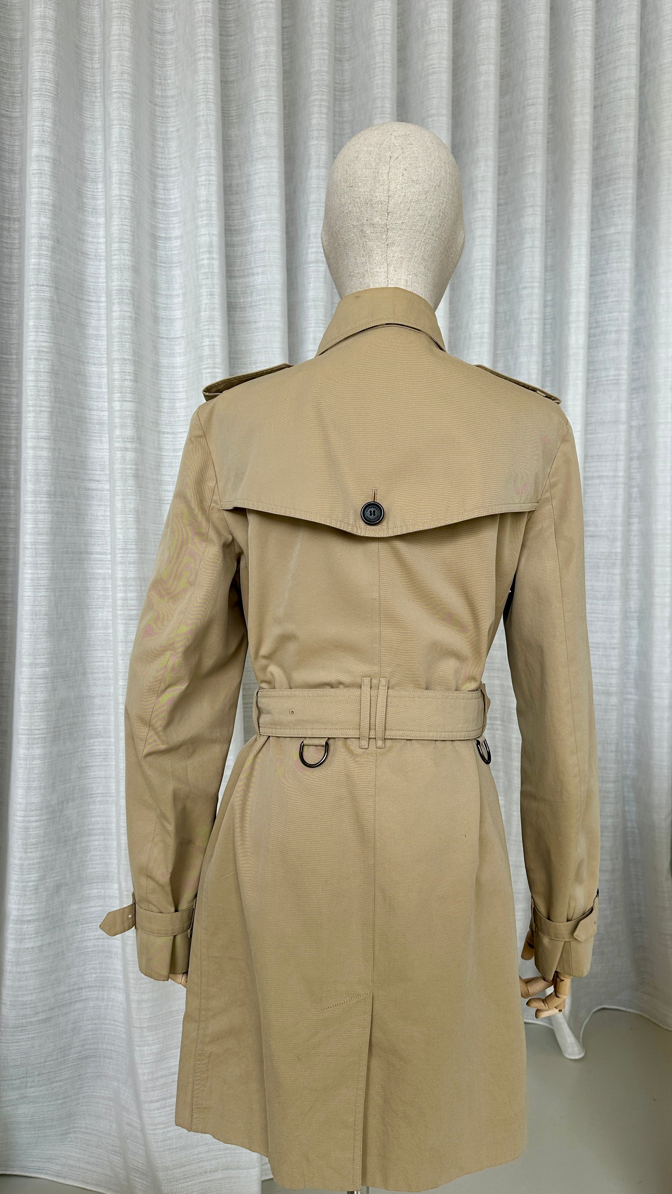 BURBERRY TRENCH COAT IN BEIGE