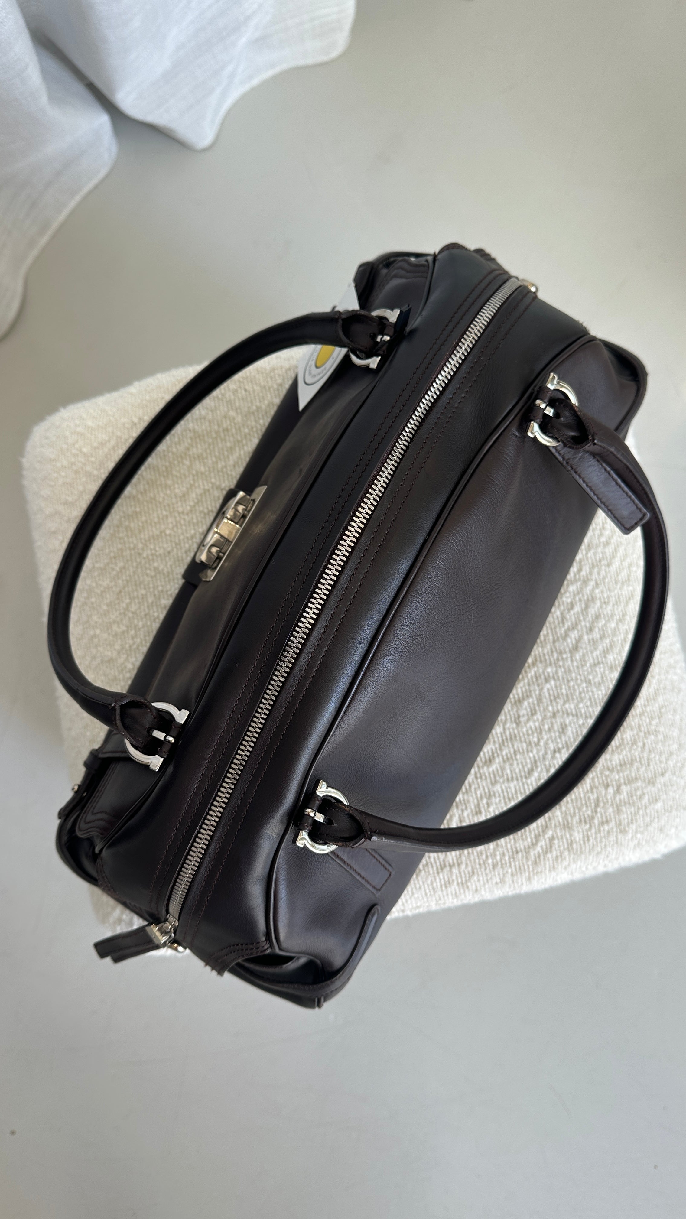 Salvatore Ferragamo Vintage Leather Shoulder Bag In Brown