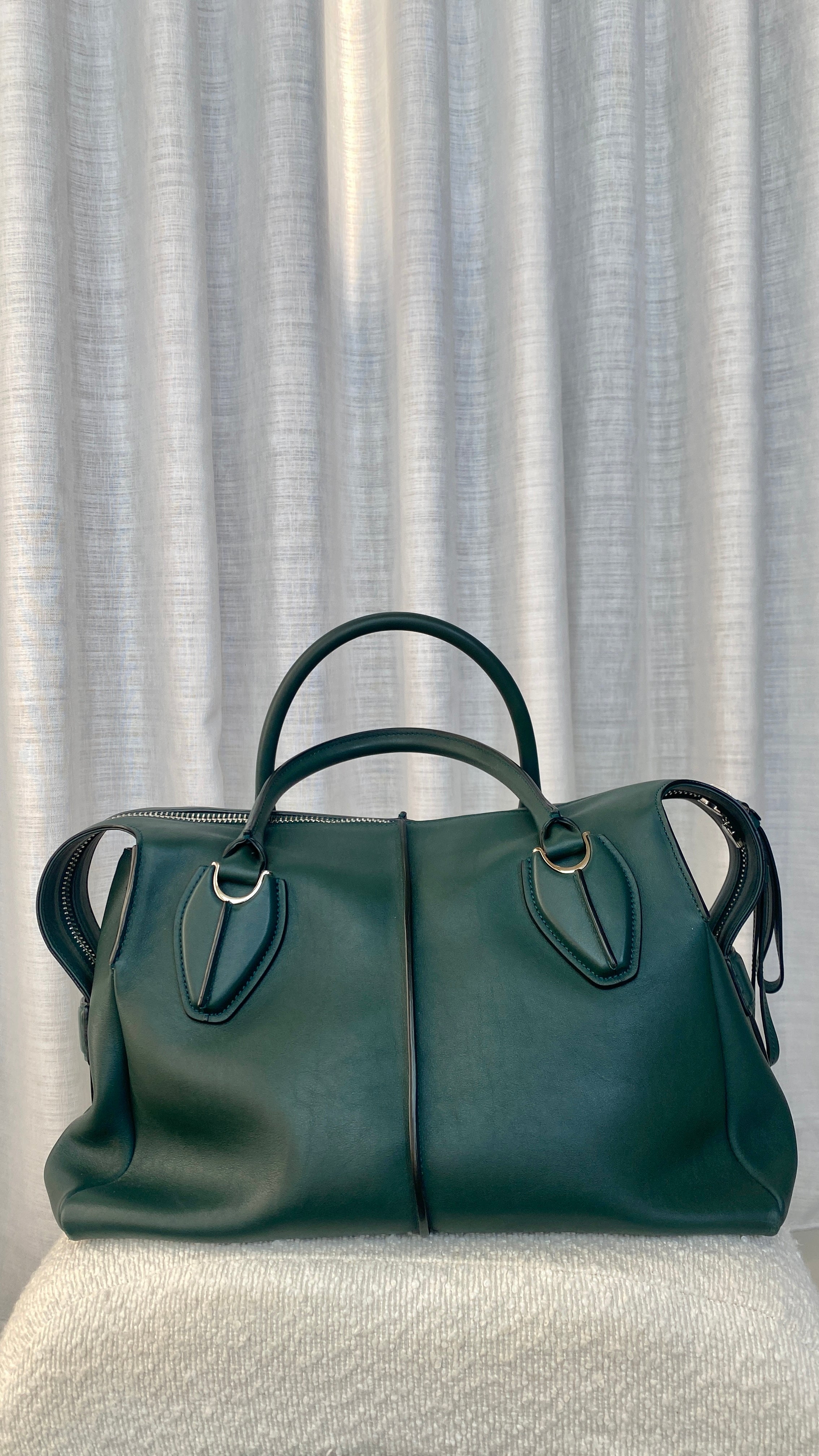 Tod's Vintage Leather Bag In Green