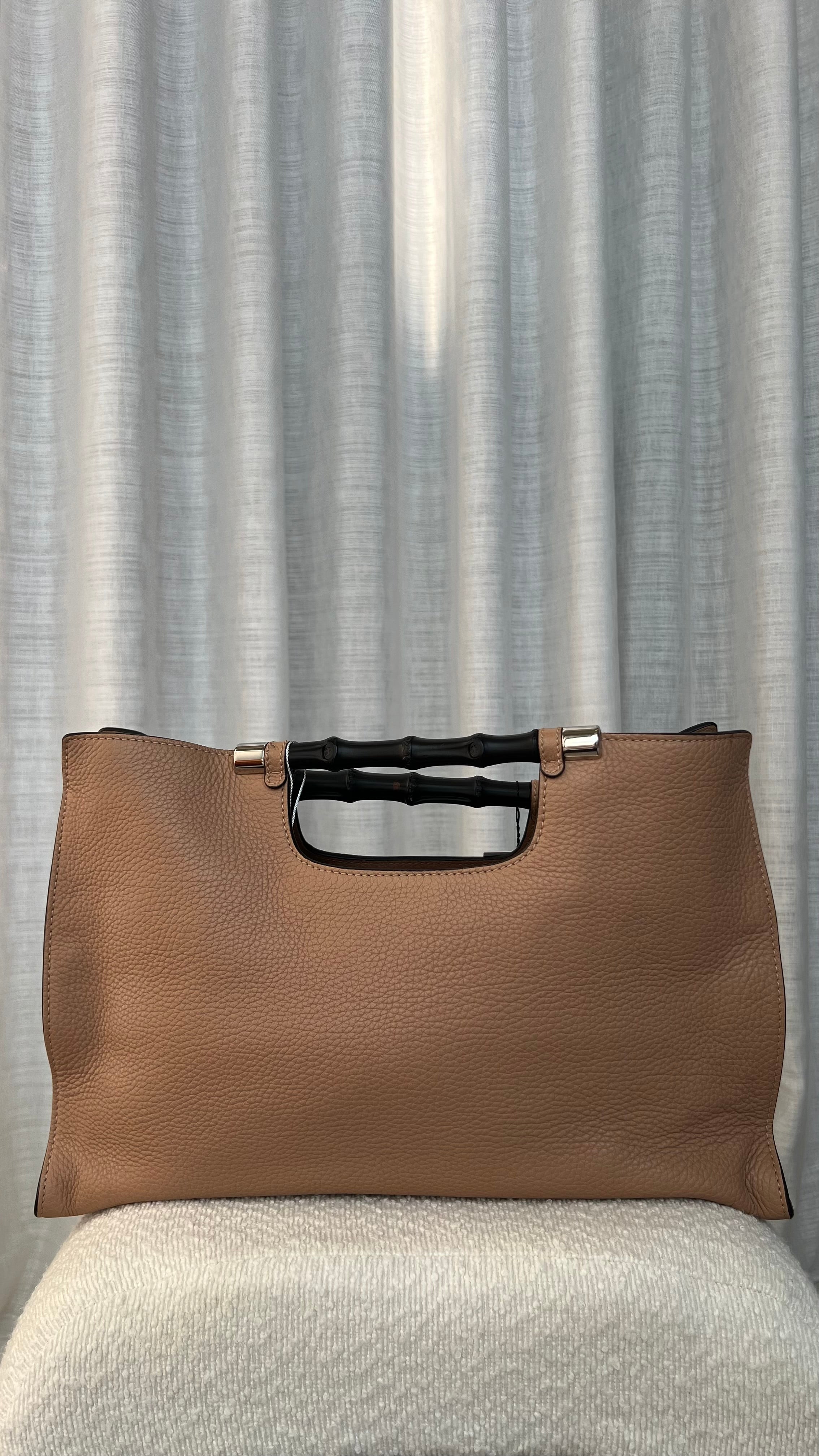 Gucci Medium Calfskin Bamboo Daily Shopper Satchel In Beige