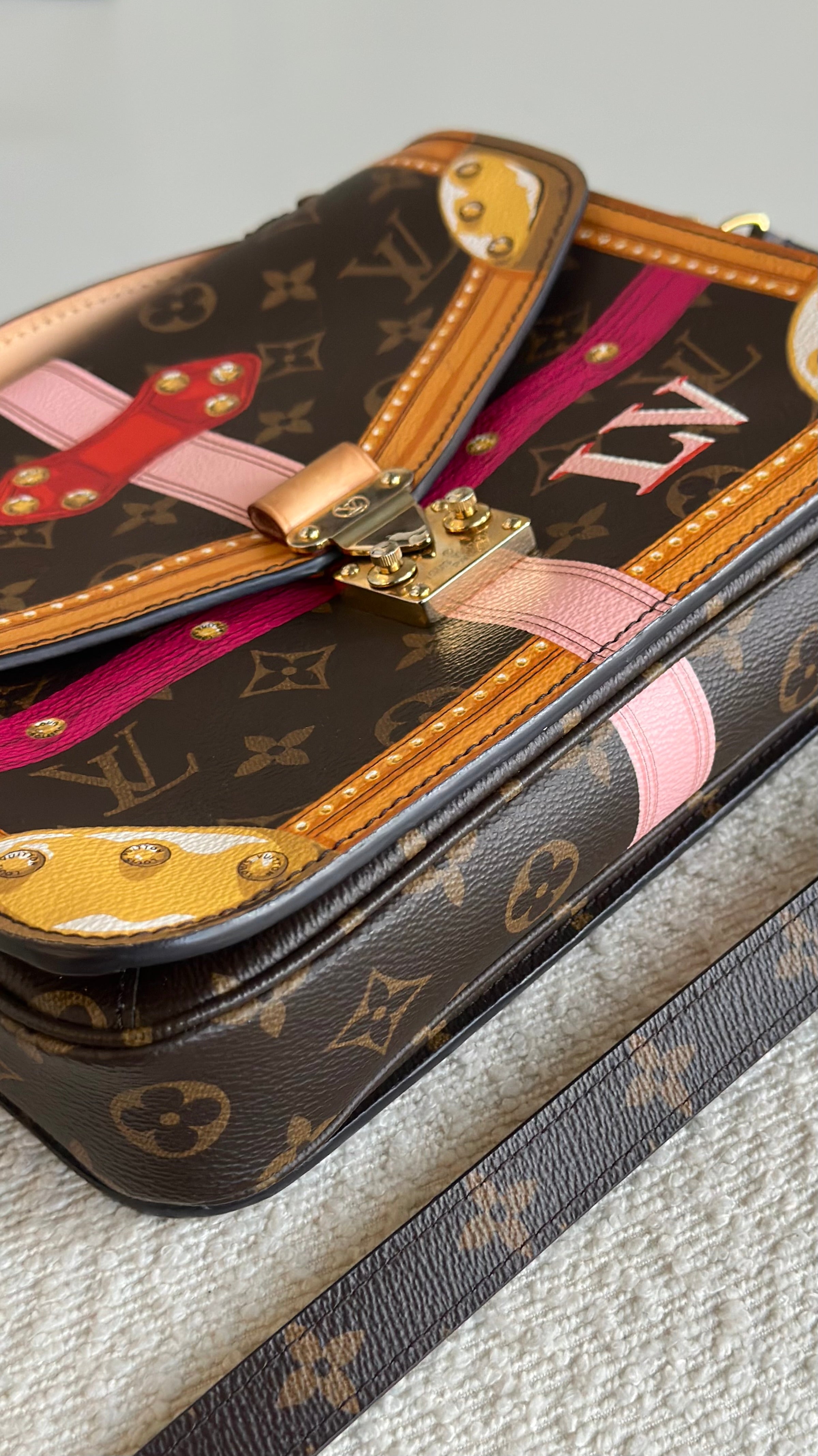 LOUIS VUITTON POCHETTE METIS LIMITED EDITION SUMMER TRUNKS MONOGRAM BAG IN BROWN