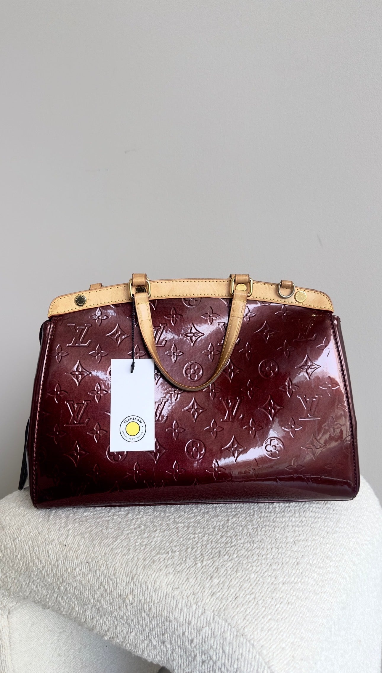 LOUIS VUITTON BREA HANDBAG IN BURGUNDY PATENT LEATHER