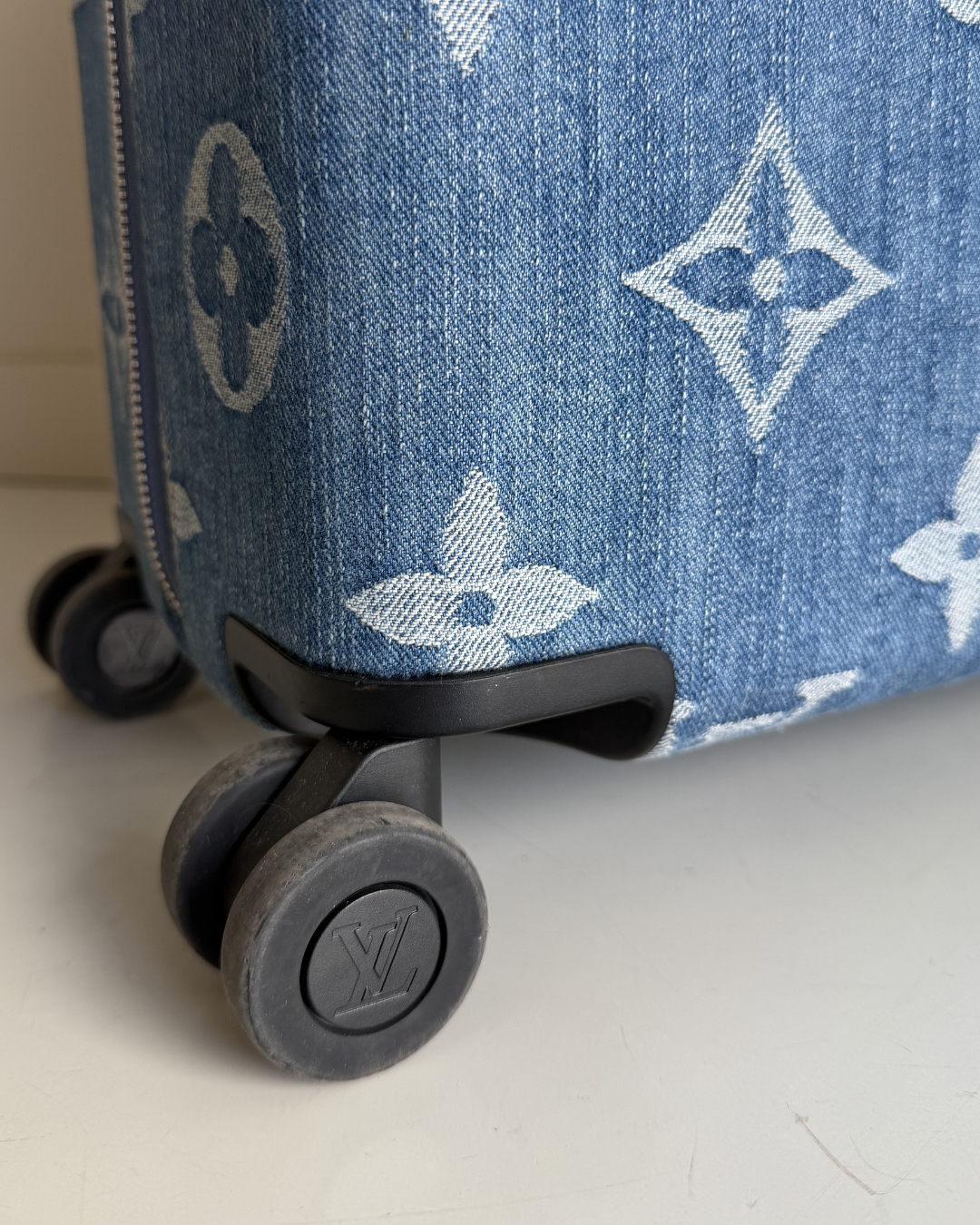 Louis Vuitton Monogram Denim Horizon Blue 55