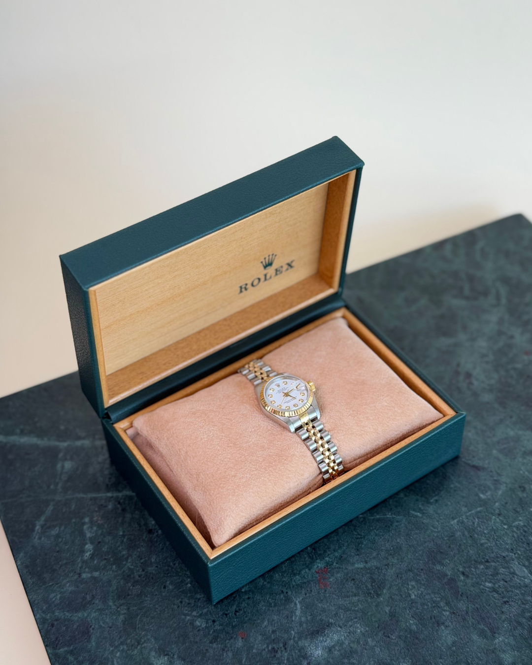 ROLEX LADY DATEJUST 26MM IN STEEL AND GOLD WITH WHITE DIAL AND DIAMONDS
