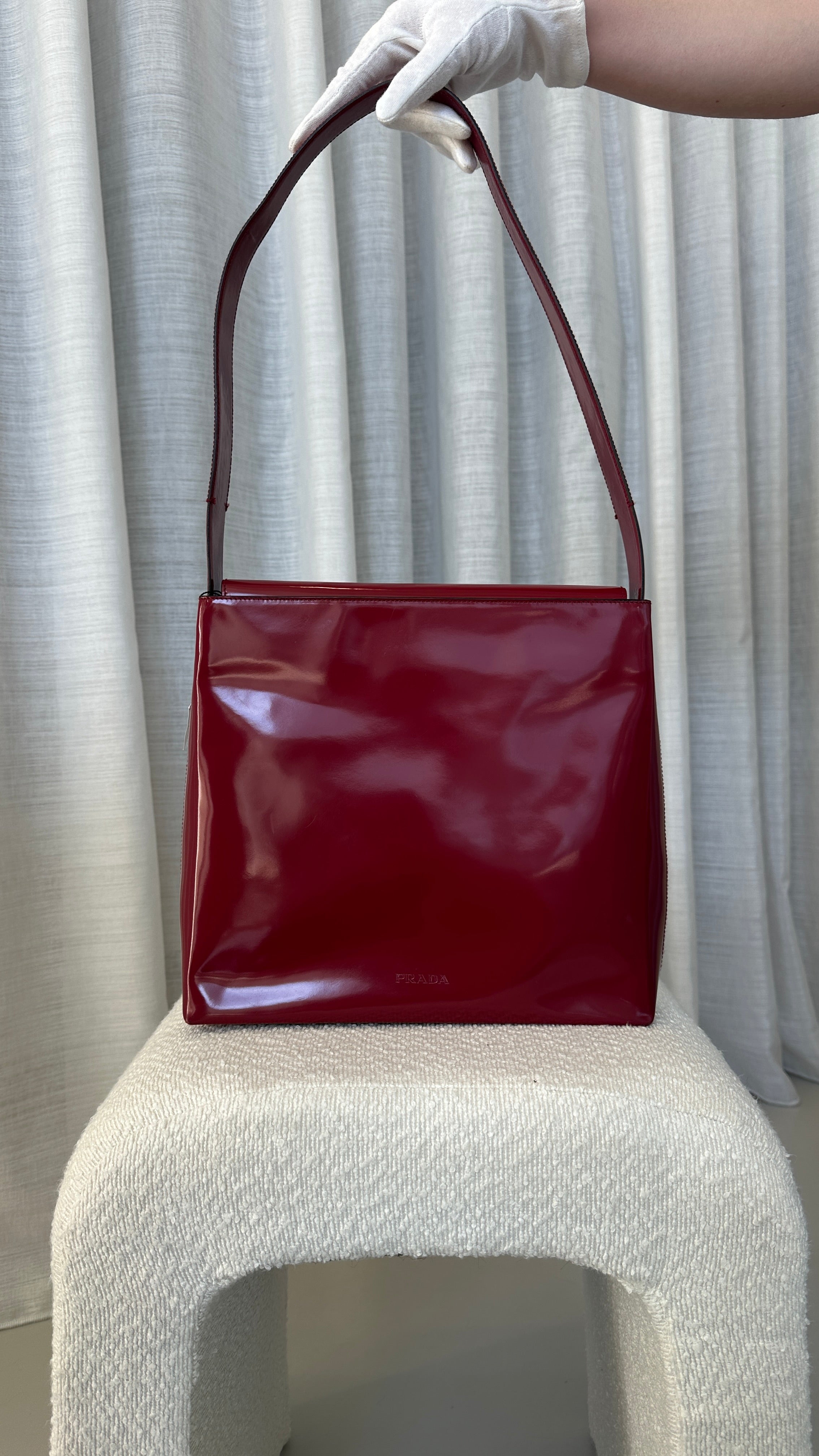 Prada Vintage Vernis Leather Shoulder Bag In Red