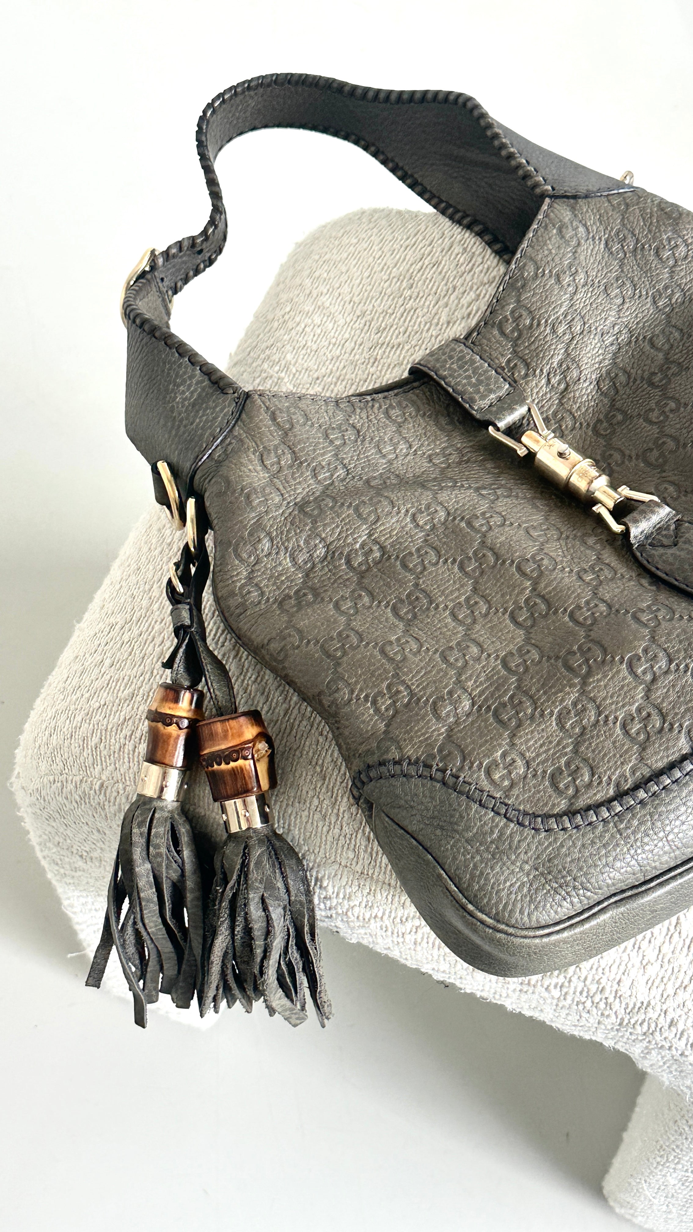 GUCCI MEDIUM GUCCISSIMA NEW JACKIE SATCHEL IN GREY