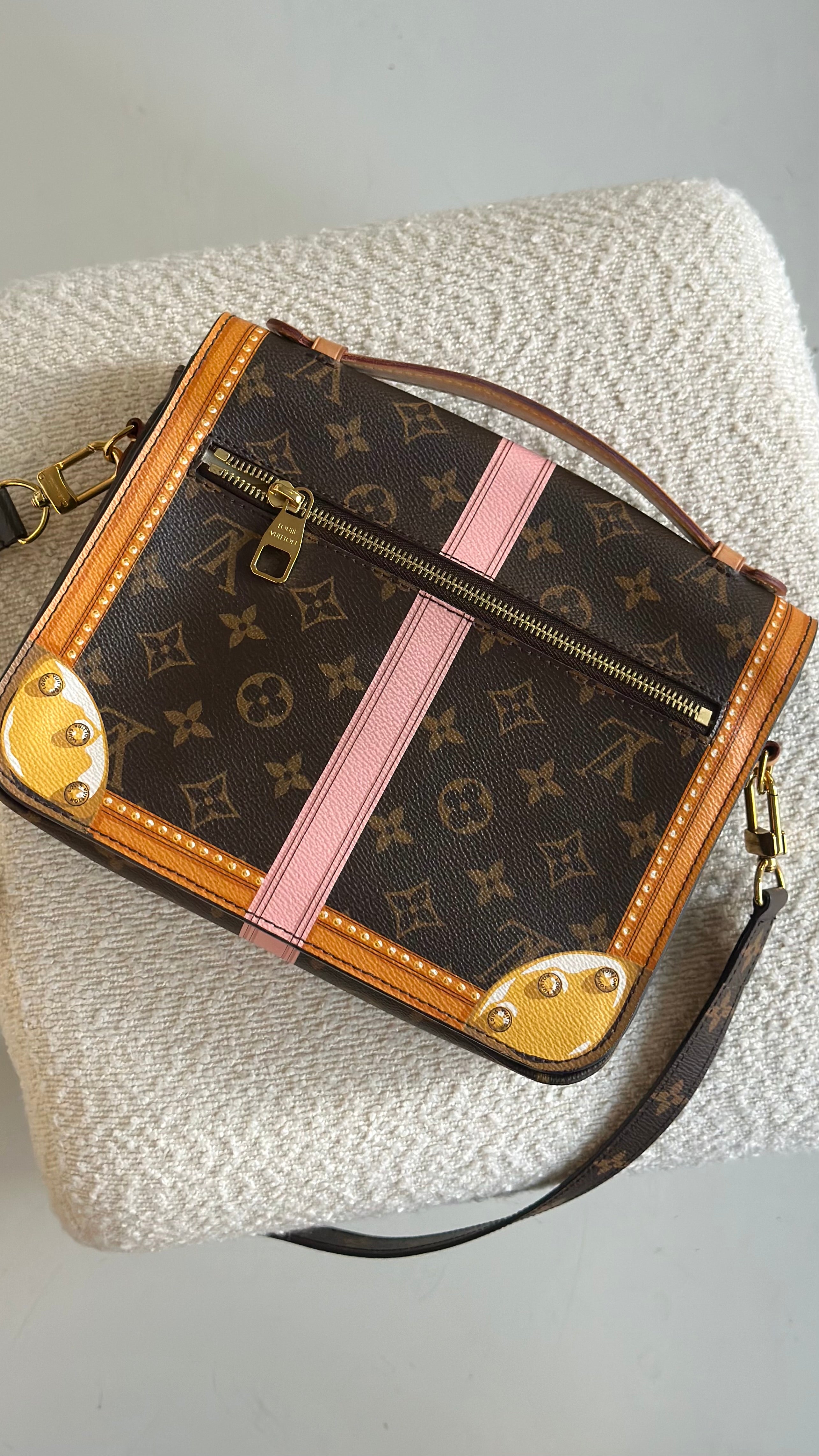 LOUIS VUITTON POCHETTE METIS LIMITED EDITION SUMMER TRUNKS MONOGRAM BAG IN BROWN