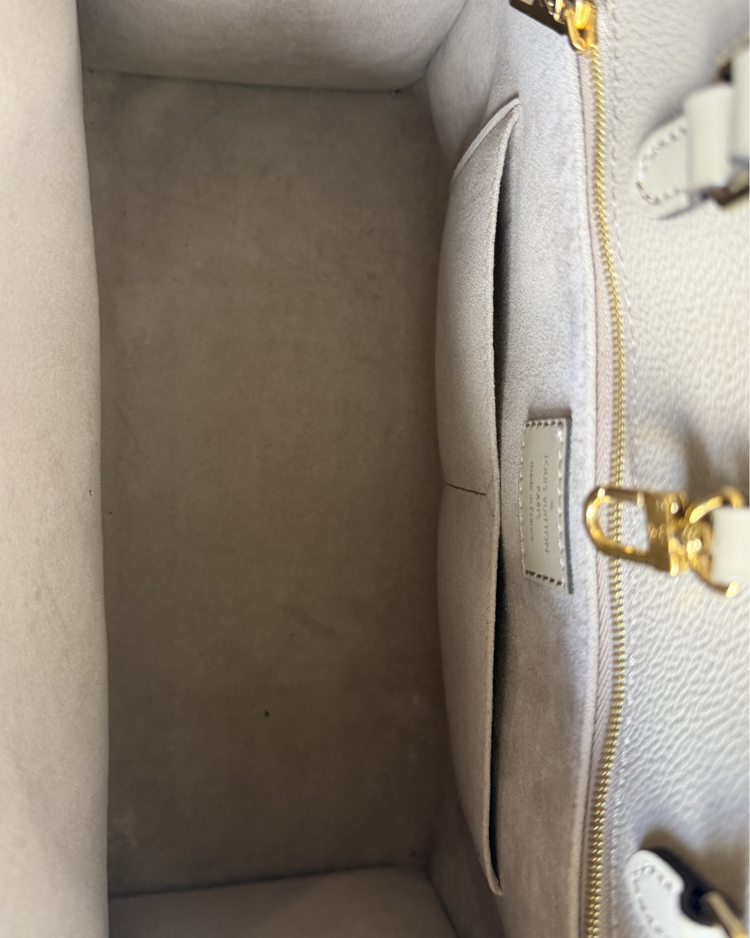Lv Onthego MM in Taupe - New condition