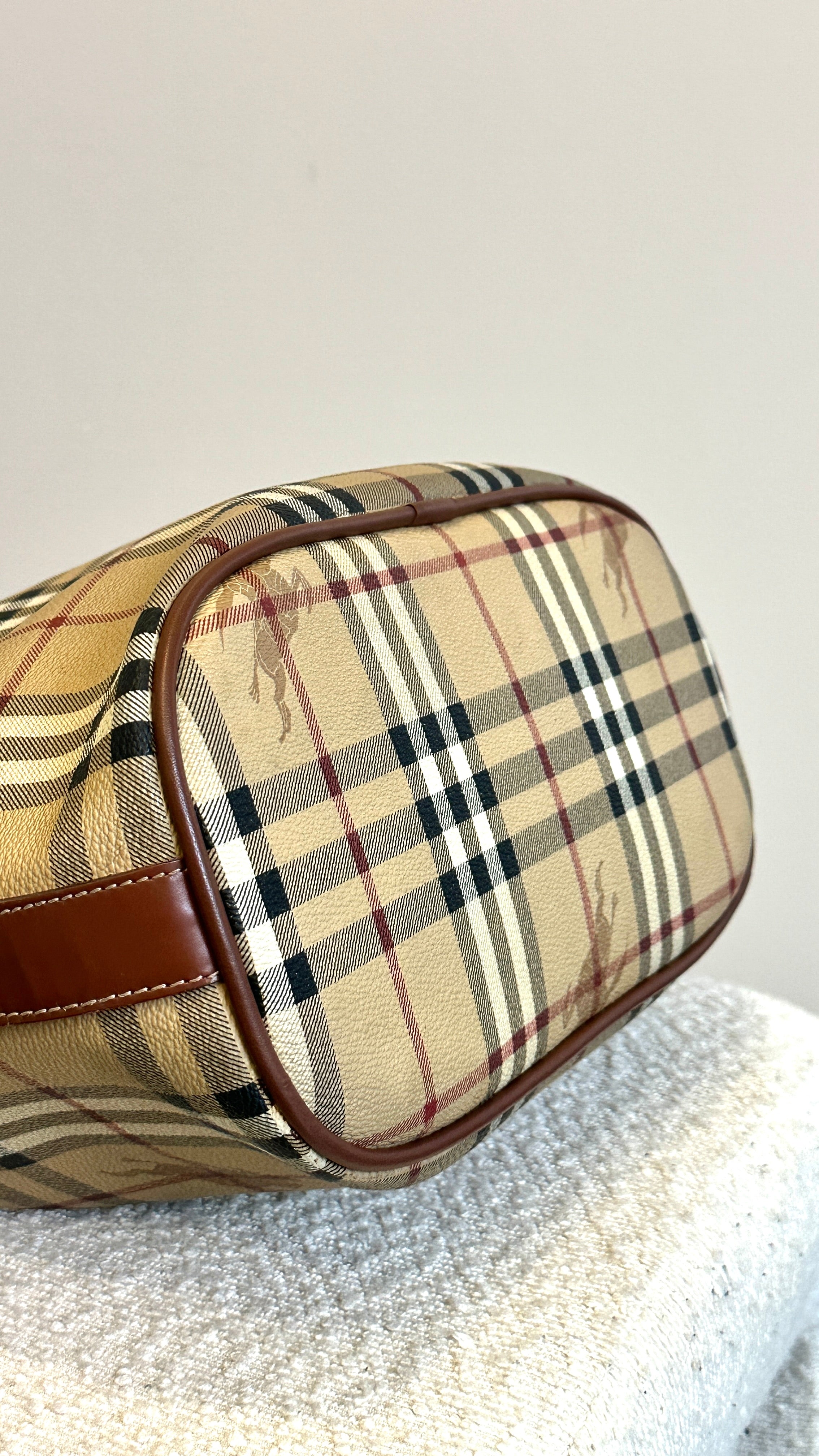 BURBERRY VINTAGE BUCKET BAG IN BROWN