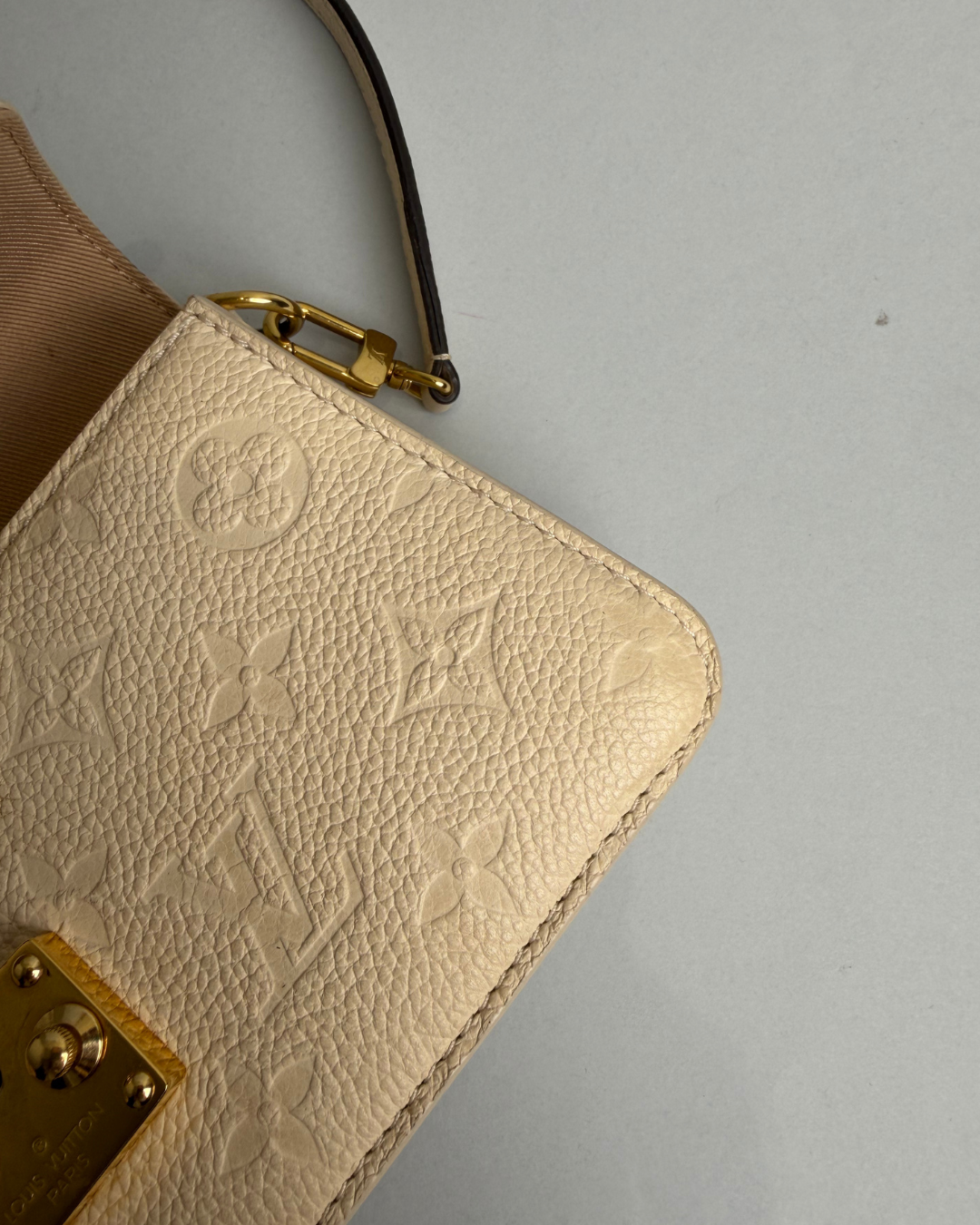 Louis Vuitton Wallet on Chain Metis