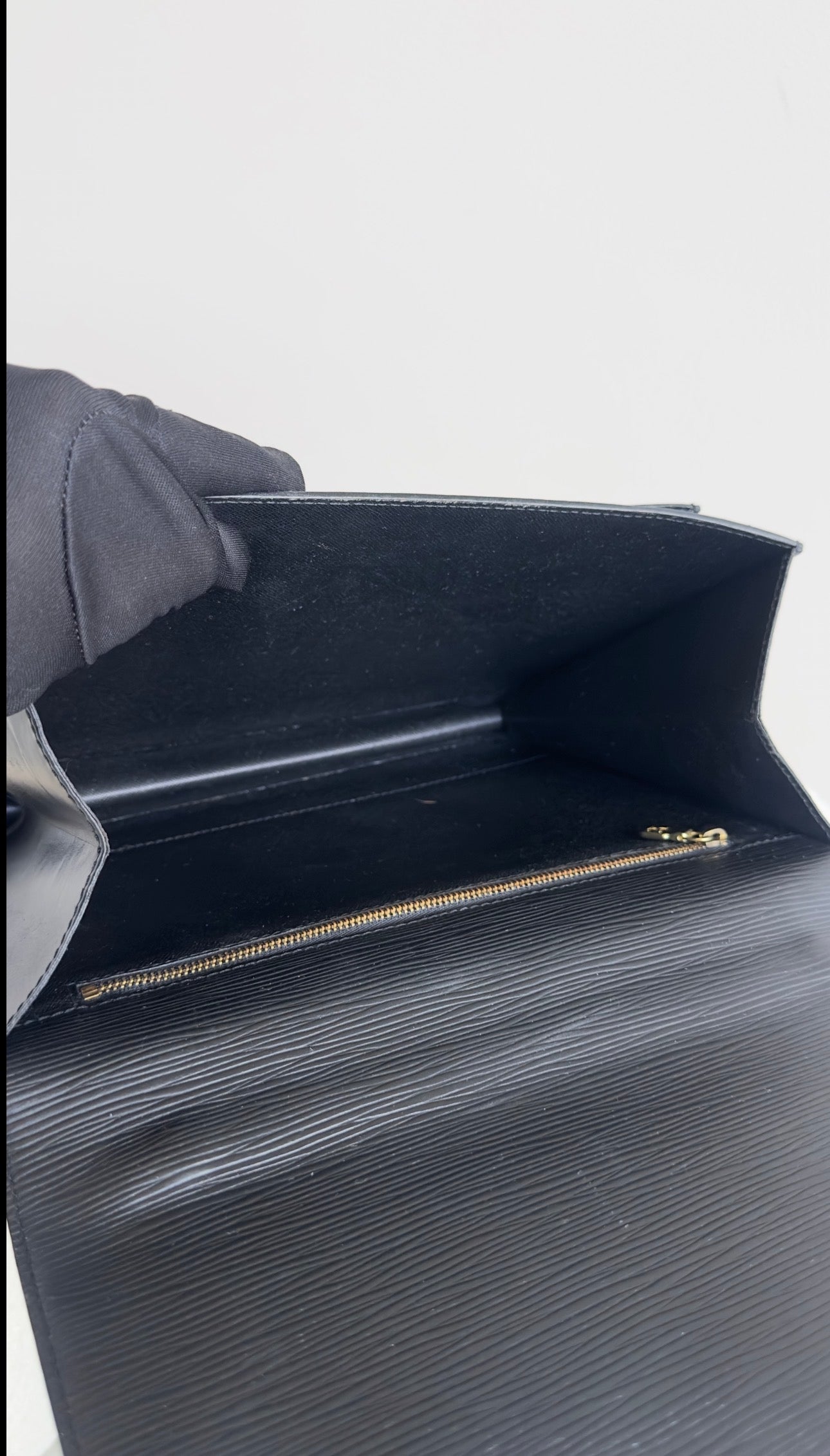 LOUIS VUITTON MONCEAU HANDBAG IN BLACK