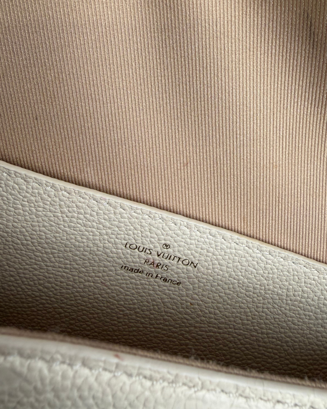 Louis Vuitton Wallet on Chain Metis