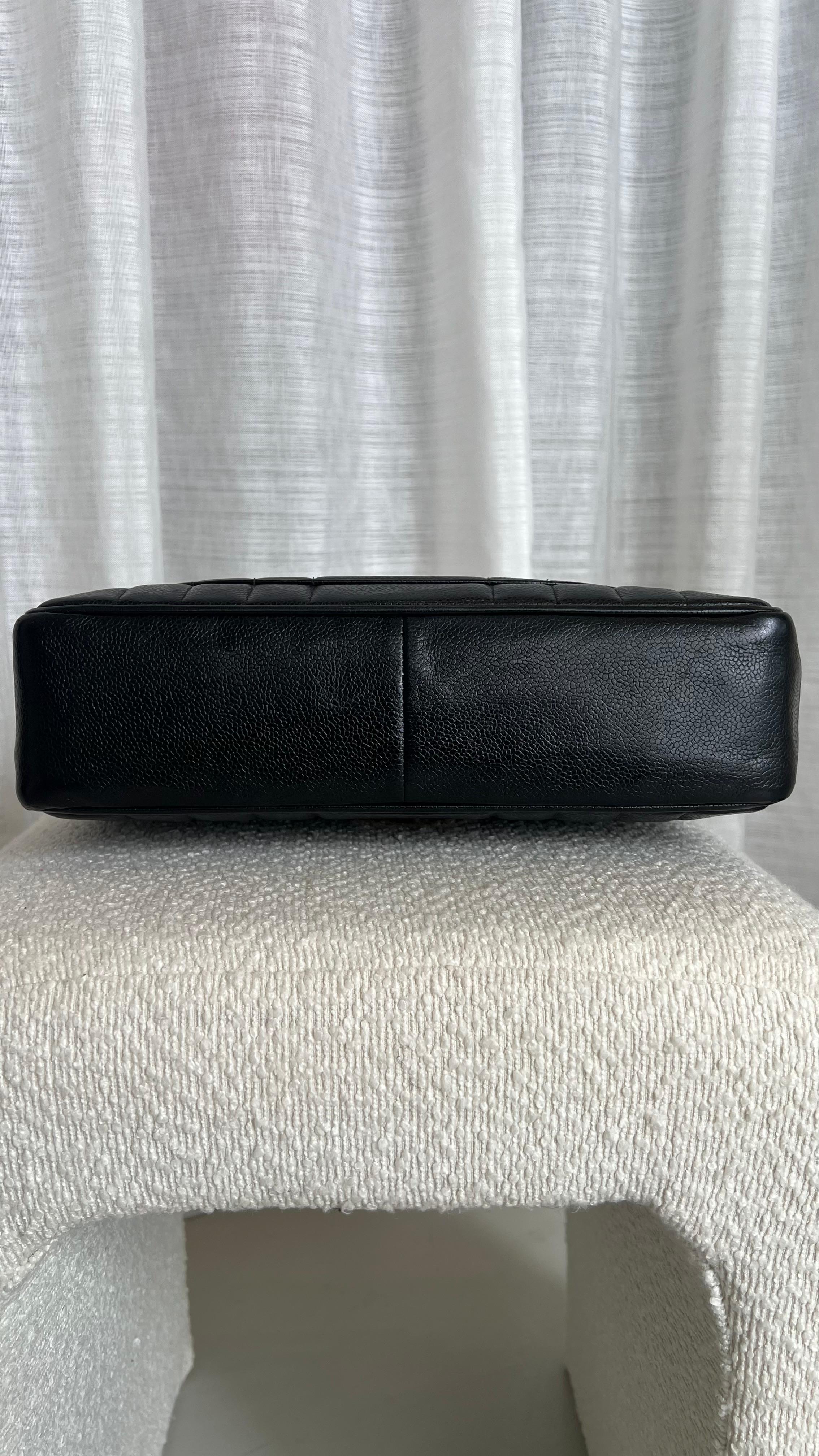 CHANEL MAXI FLAP BAG CAVIAR LEATHER IN BLACK