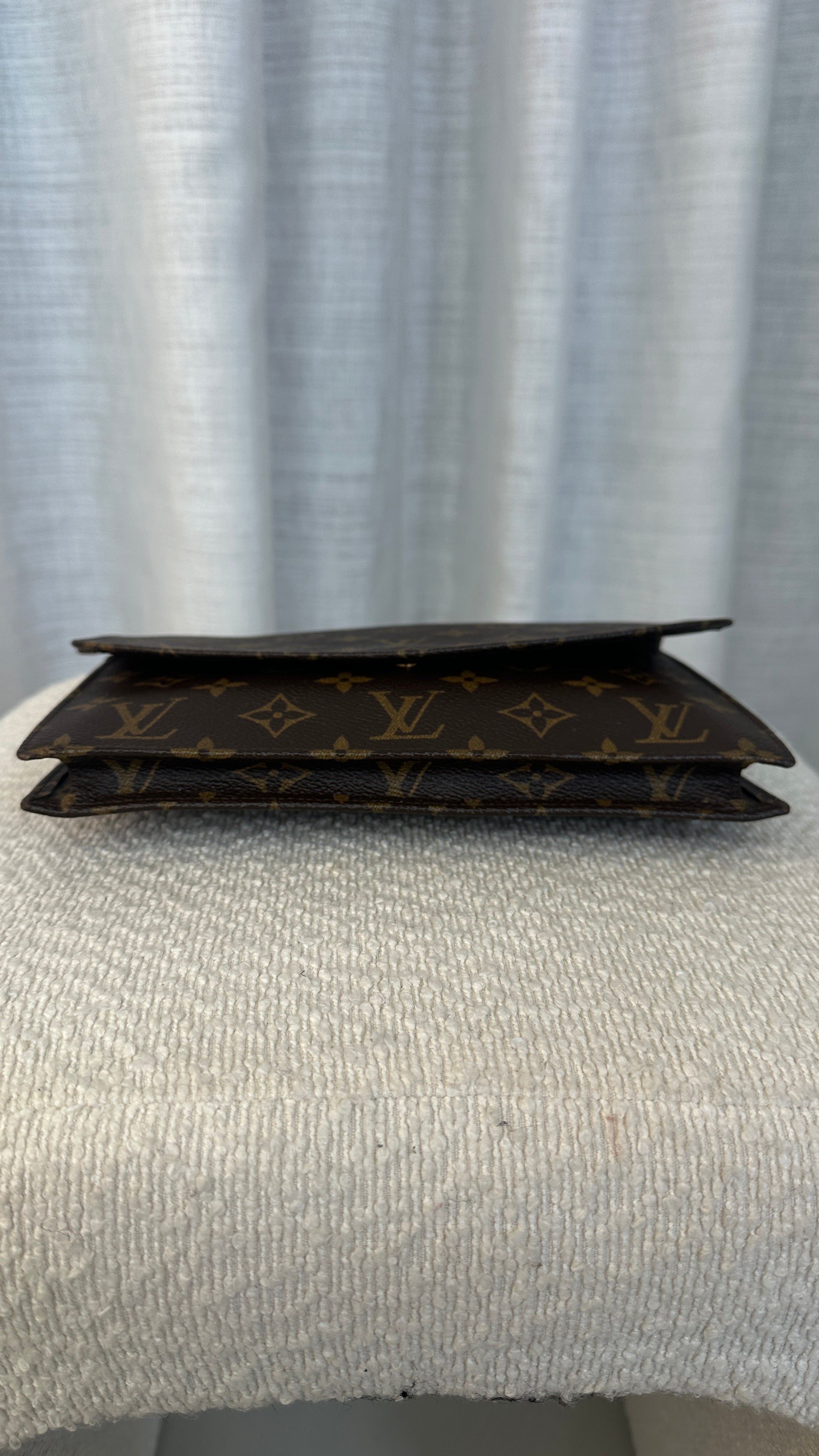LOUIS VUITTON MONOGRAM VINTAGE POCHETTE -IN BROWN