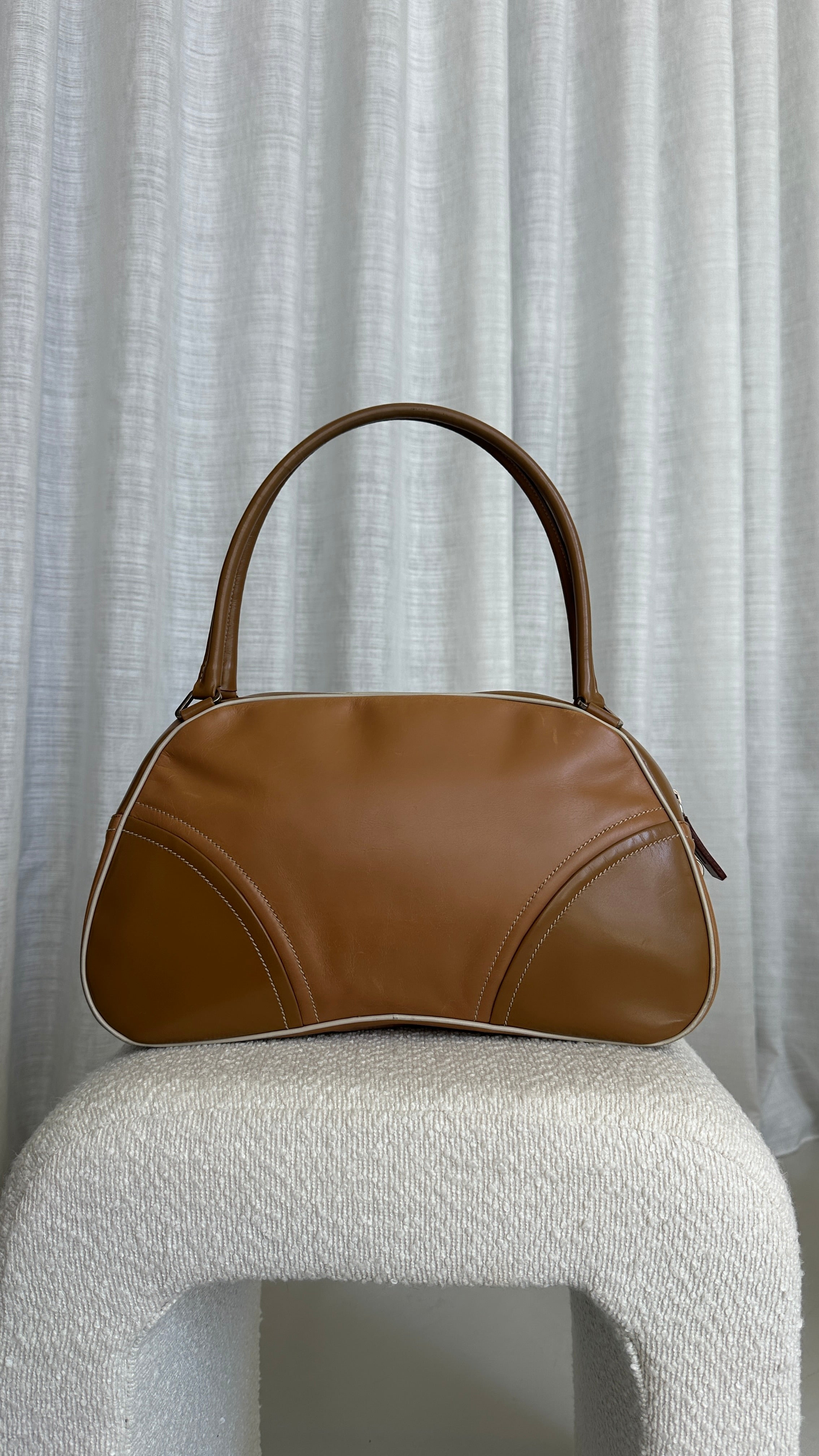Prada Vintage Leather Shoulder Bag In Camel
