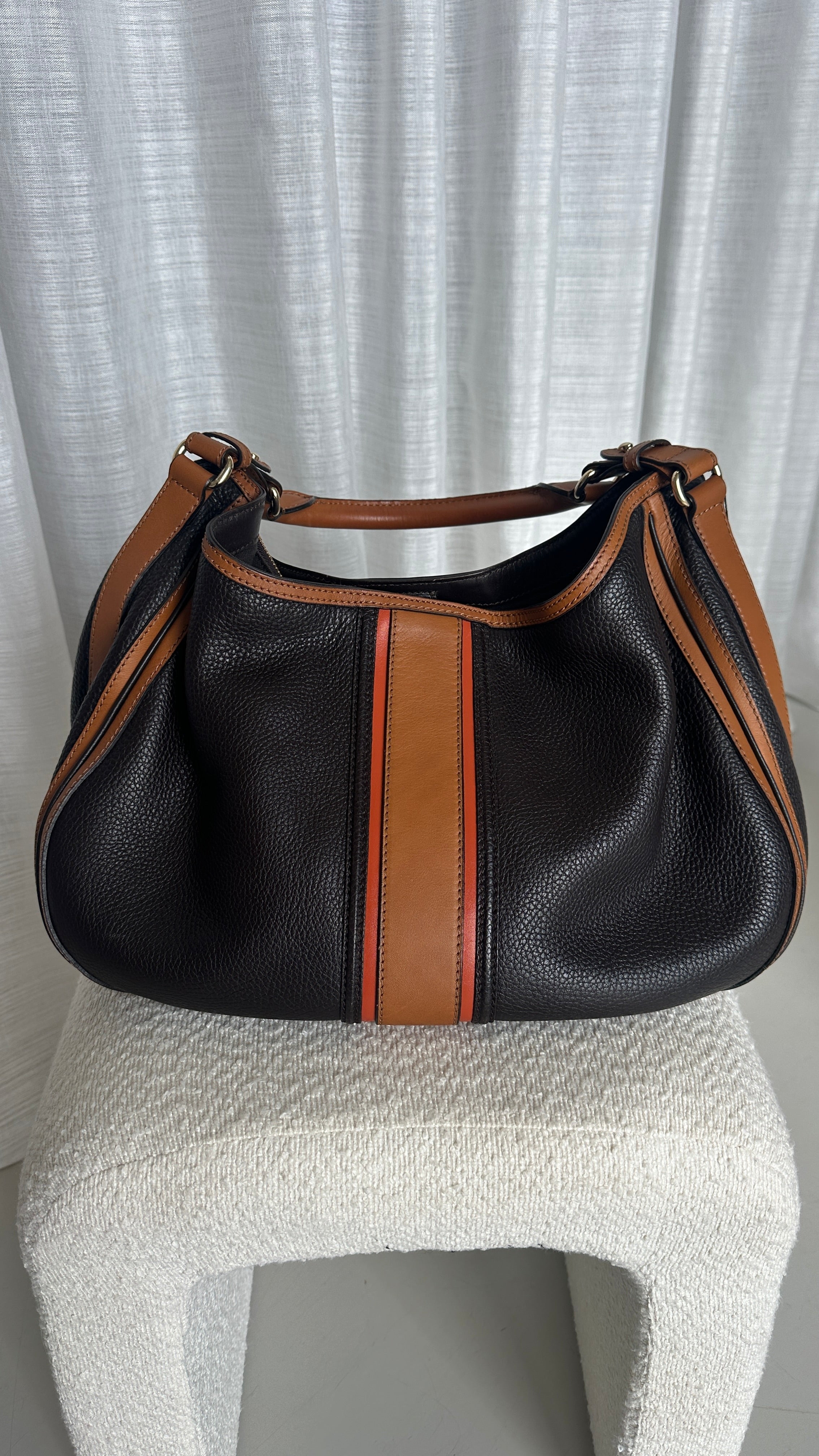 Burberry Vintage Leather Shoulder Bag In Brown