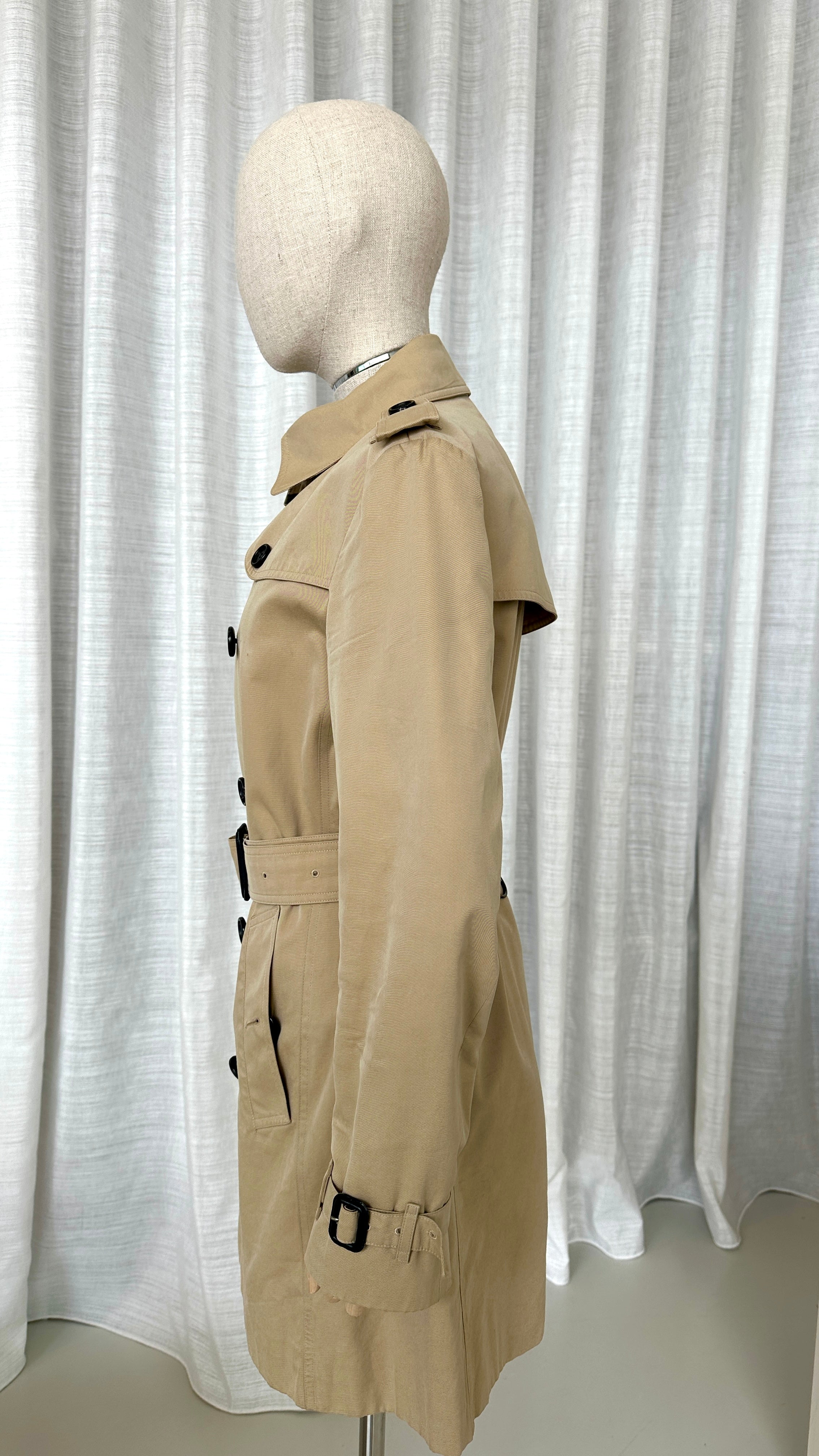 BURBERRY TRENCH COAT IN BEIGE