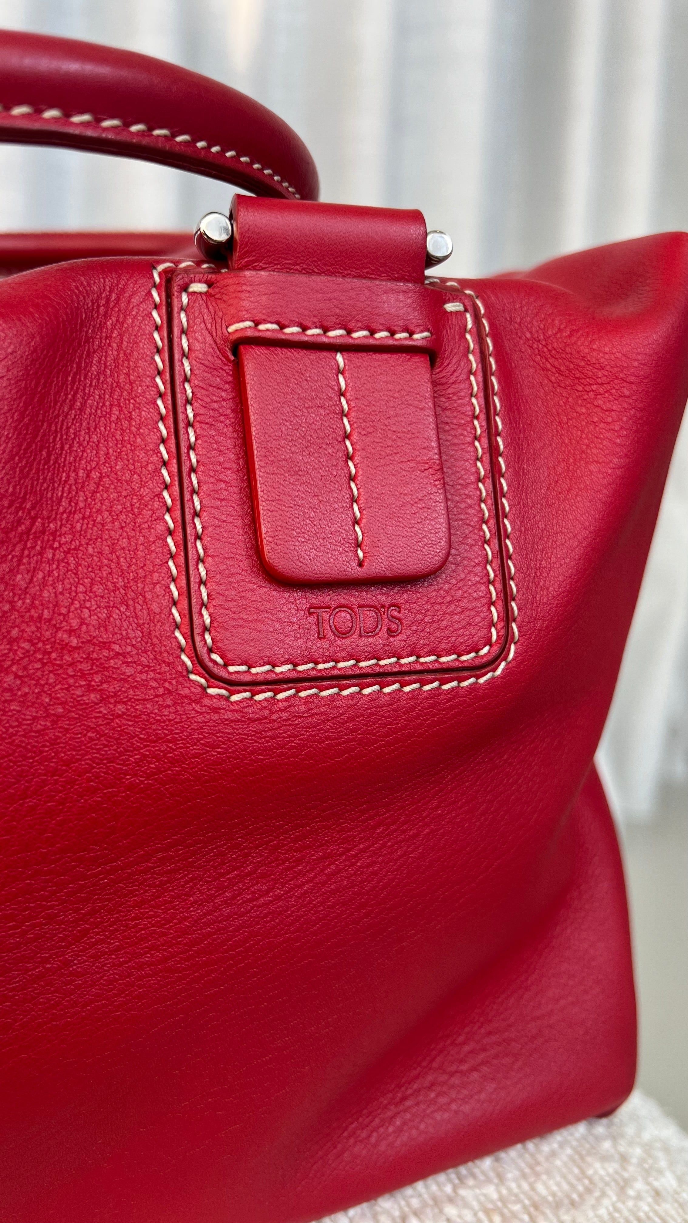 Tod's Vintage Leather Bag In Red