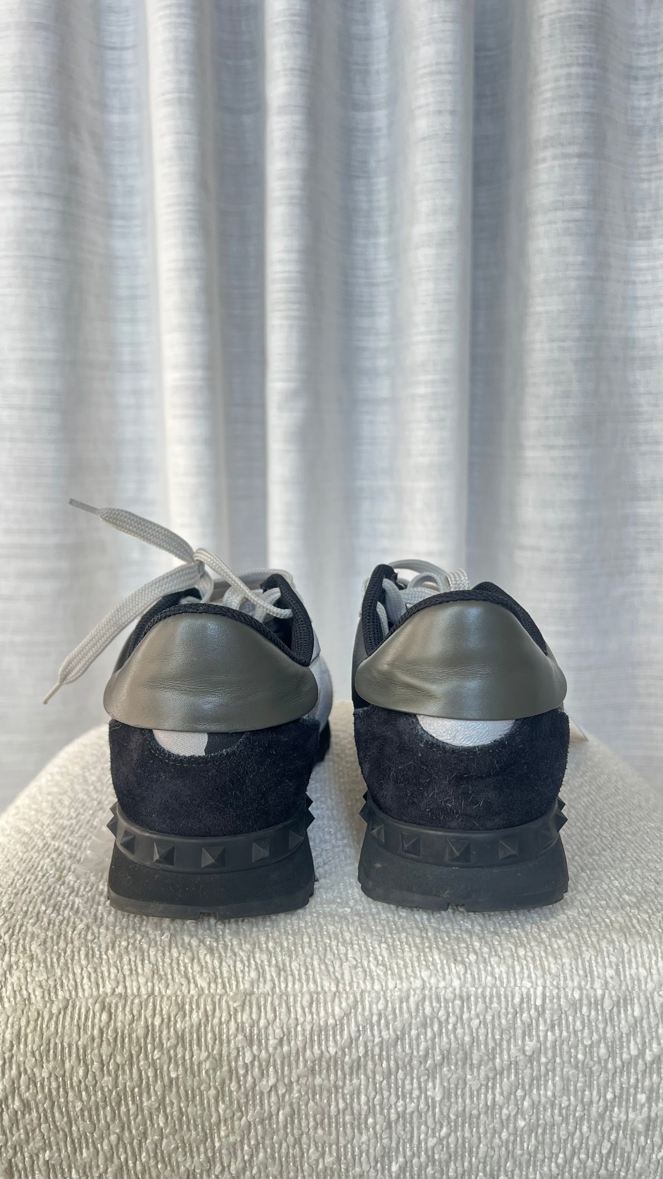 Valentino Garavani Rockrunner Sneakers In Grey - Size 42