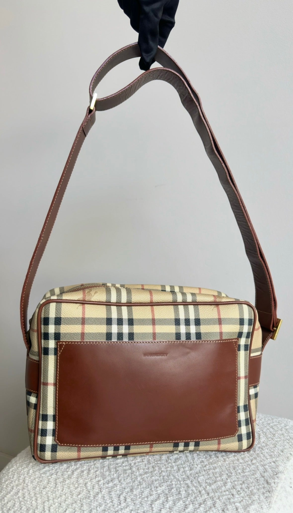 BURBERRY LARGE MESSANGER CANVAS BAG IN BEIGE