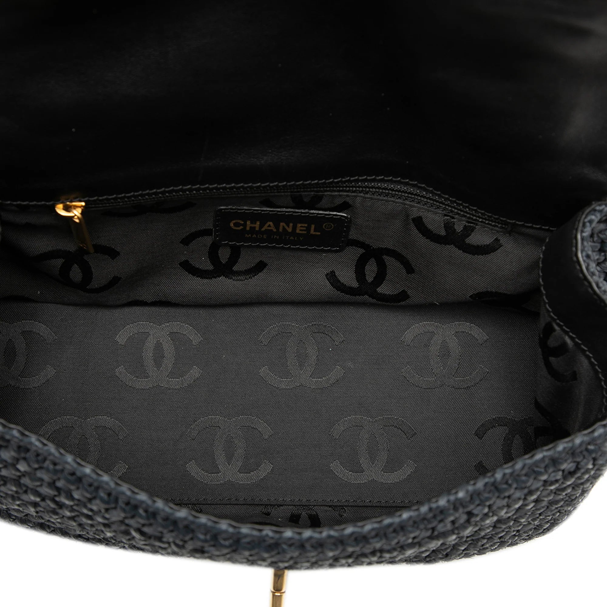 CHANEL CC RAFFIA CROSSBODY BAG IN BLACK