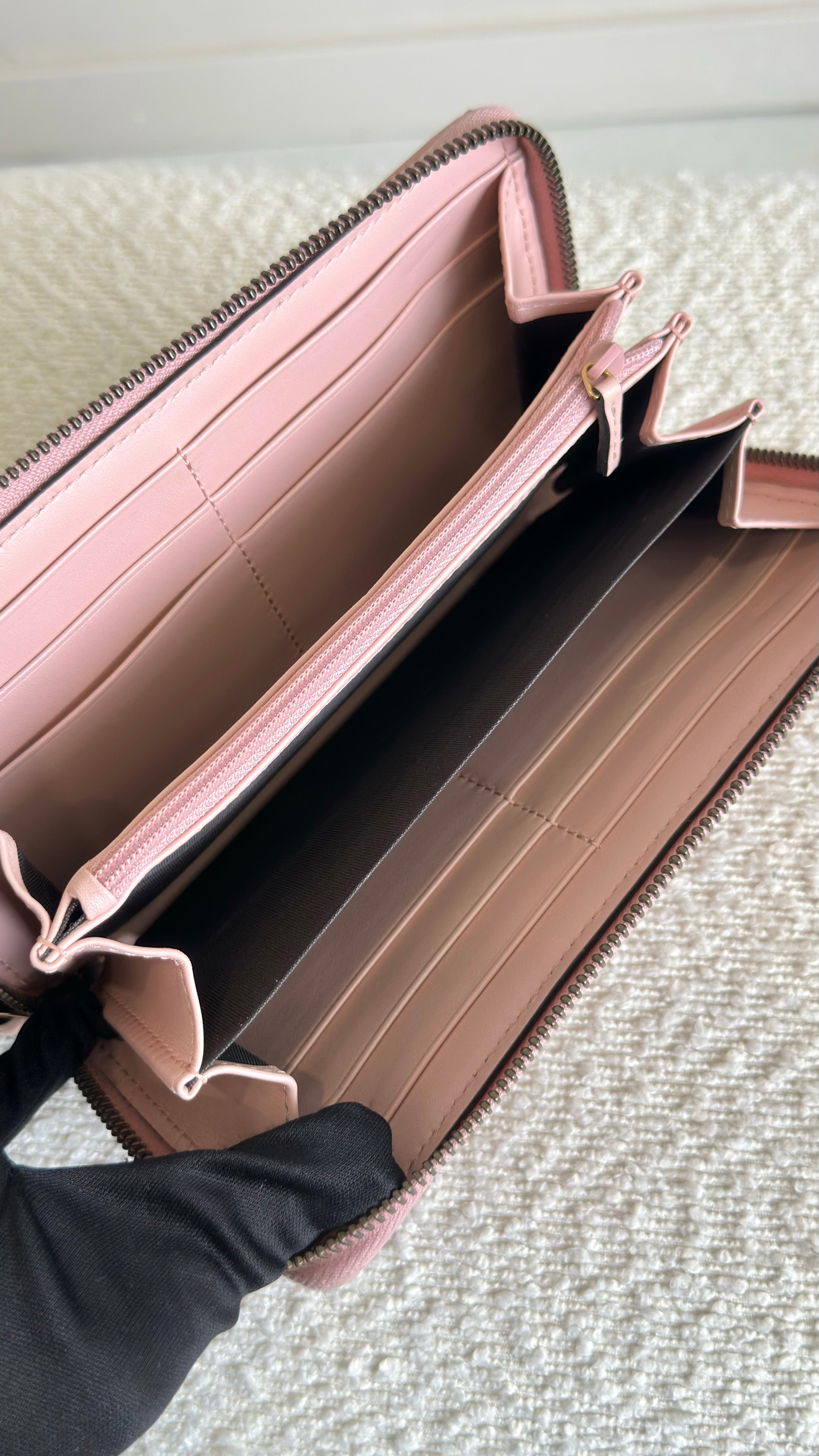 GUCCI MARMONT LEATHER WALLET IN PINK