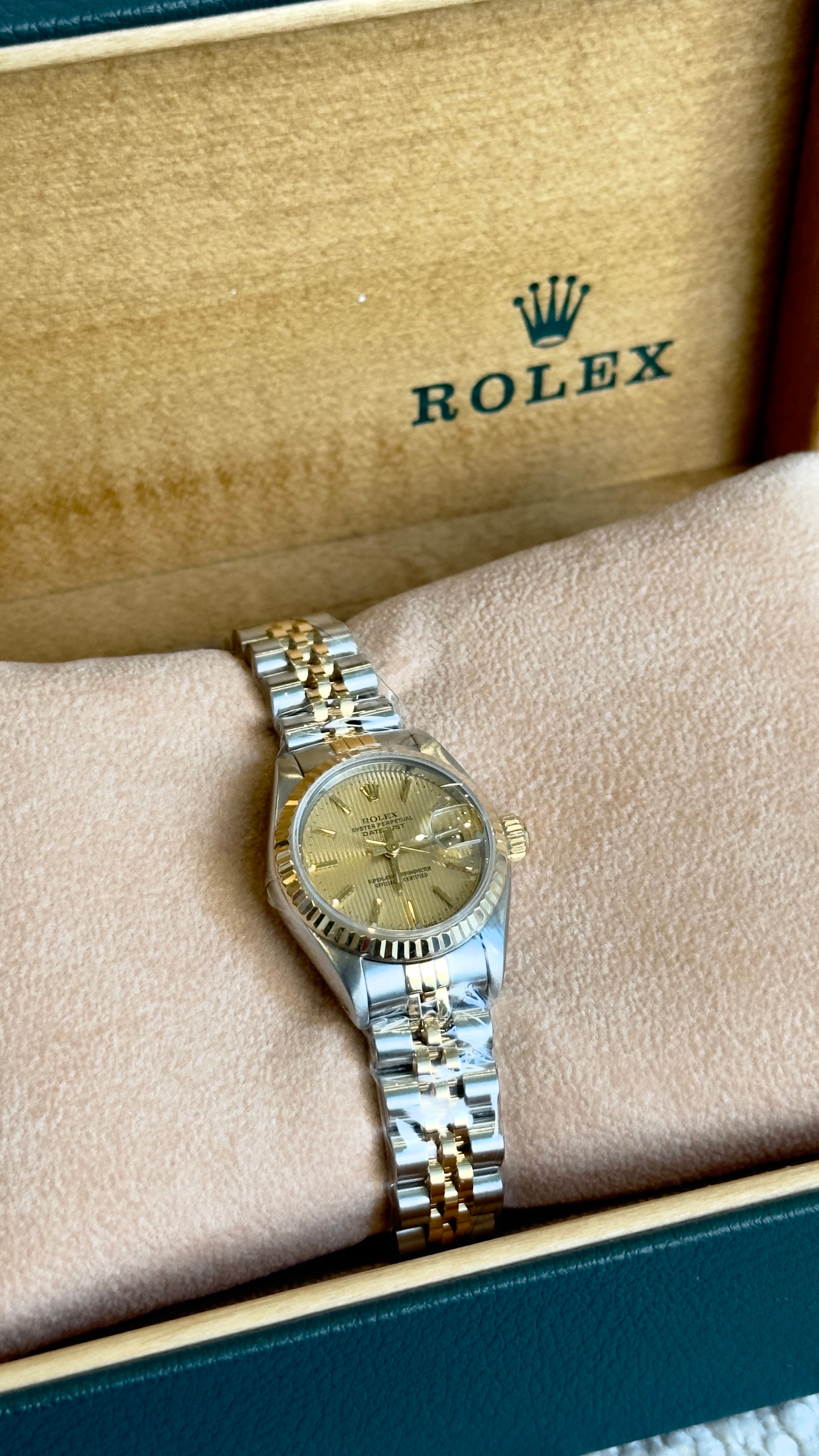 ROLEX LADY DATEJUST 26MM IN STEEL AND GOLD