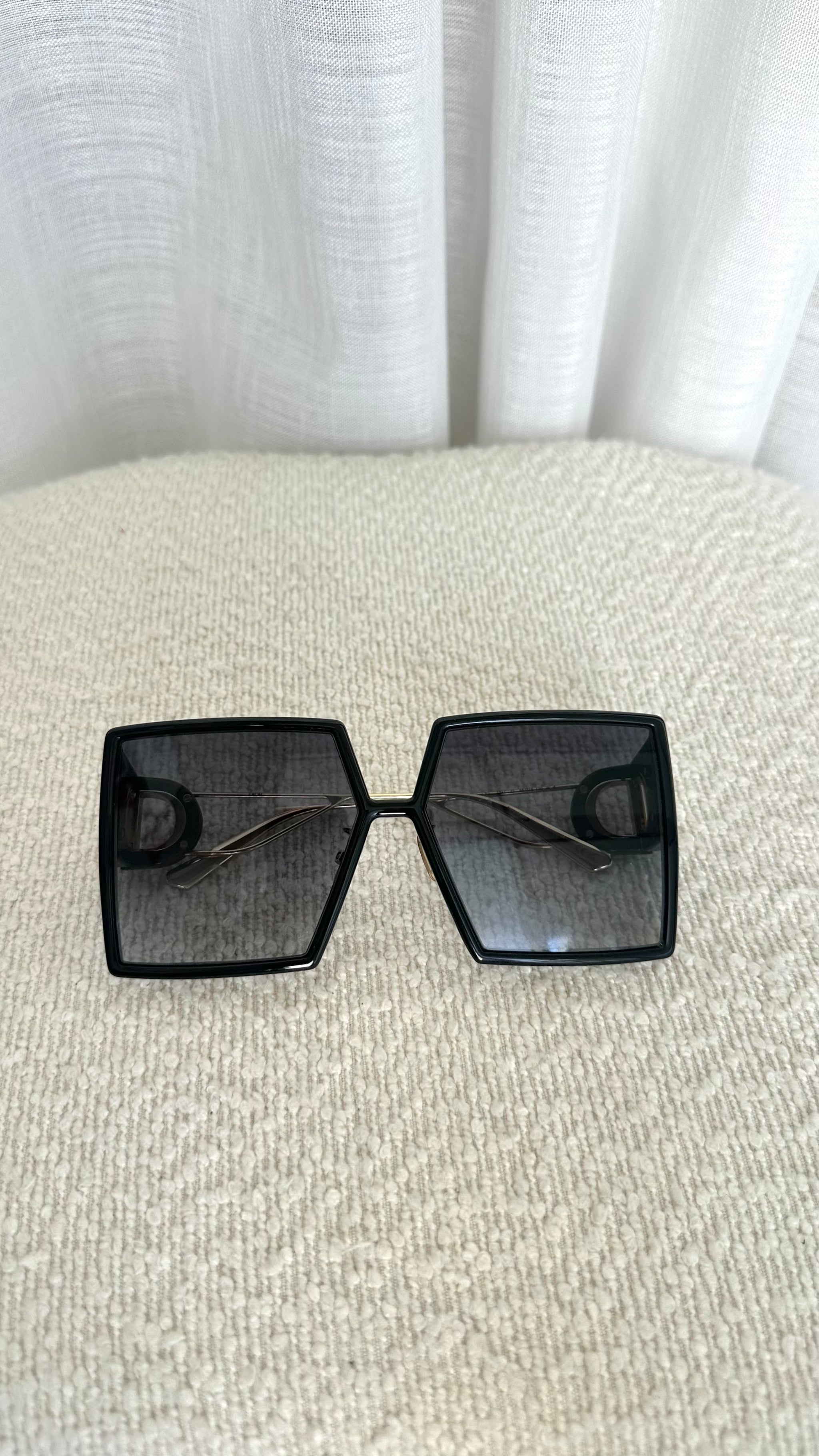 DIOR SUNGLASSES IN BLACK