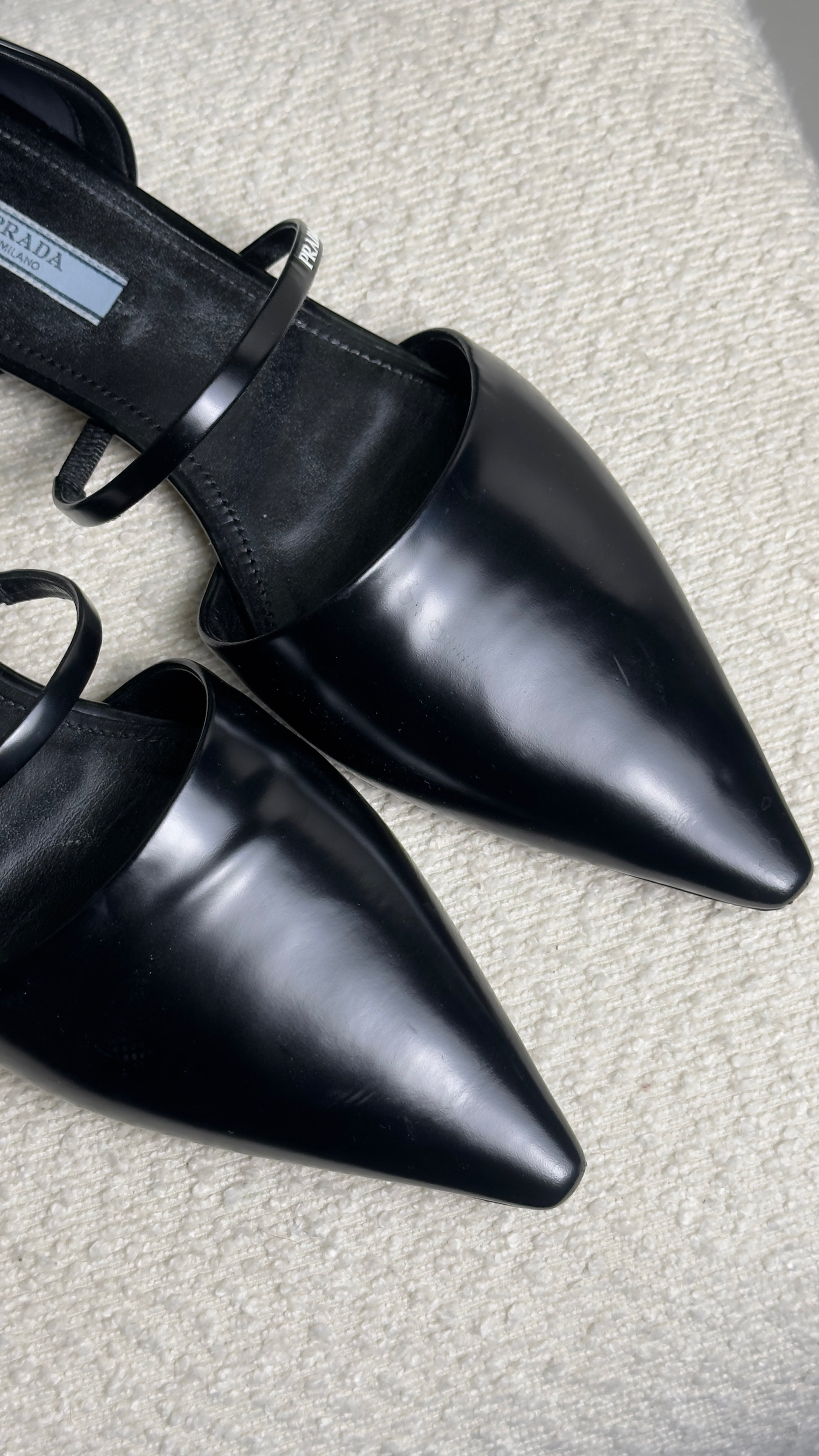 PRADA SHOES IN BLACK - SIZE 39