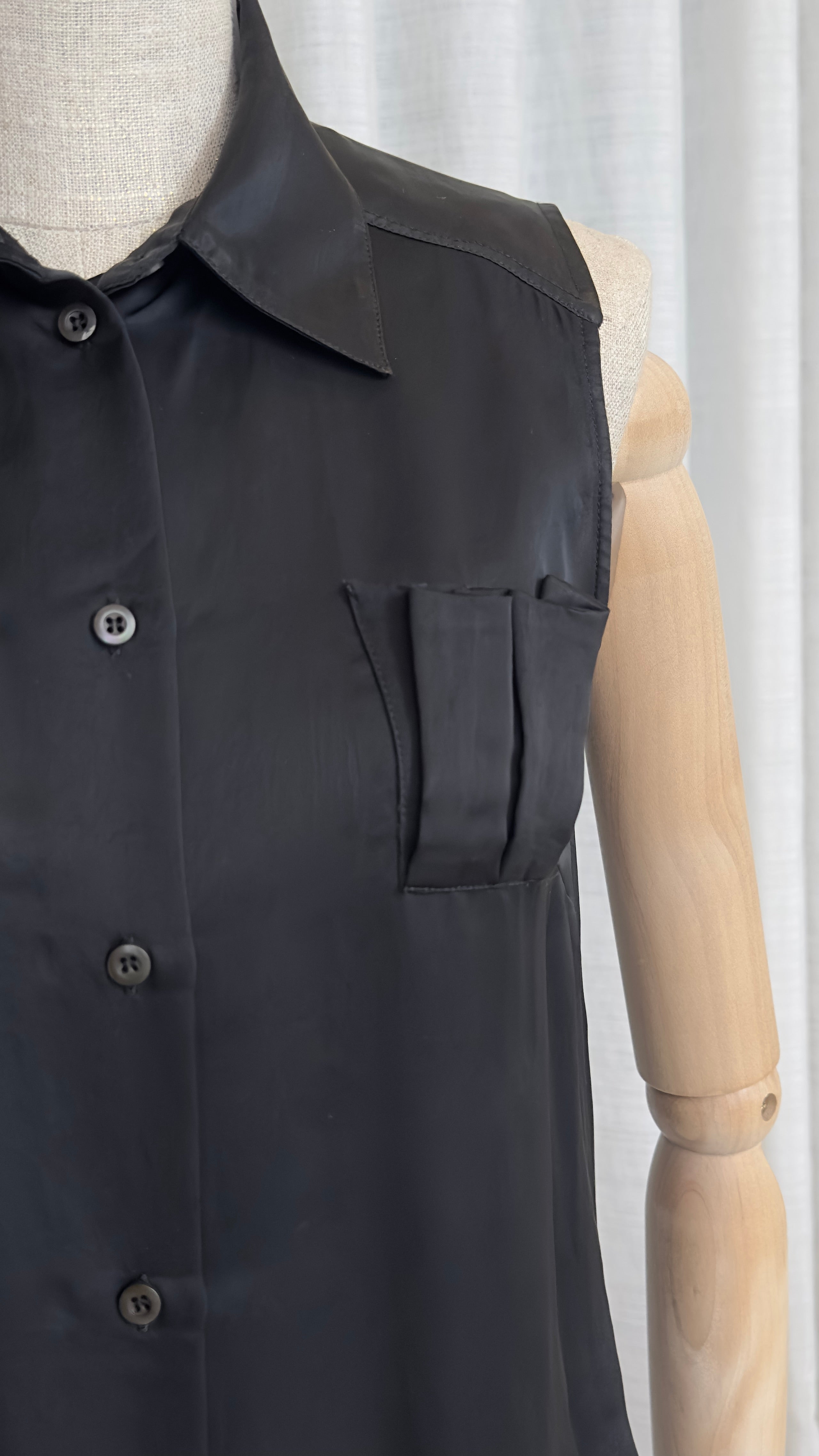 PRADA SILK TOP IN BLACK