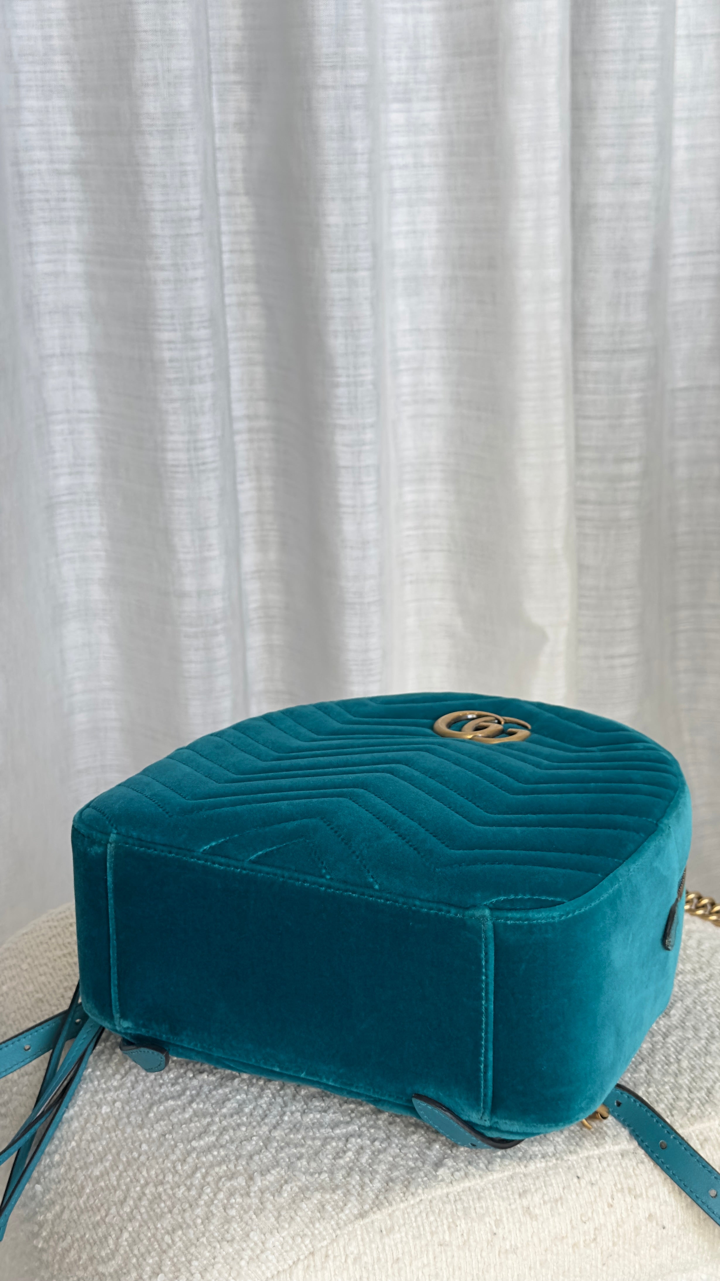 GUCCI GG MARMONT VELVET BACKPACK IN TURQUOISE BLUE