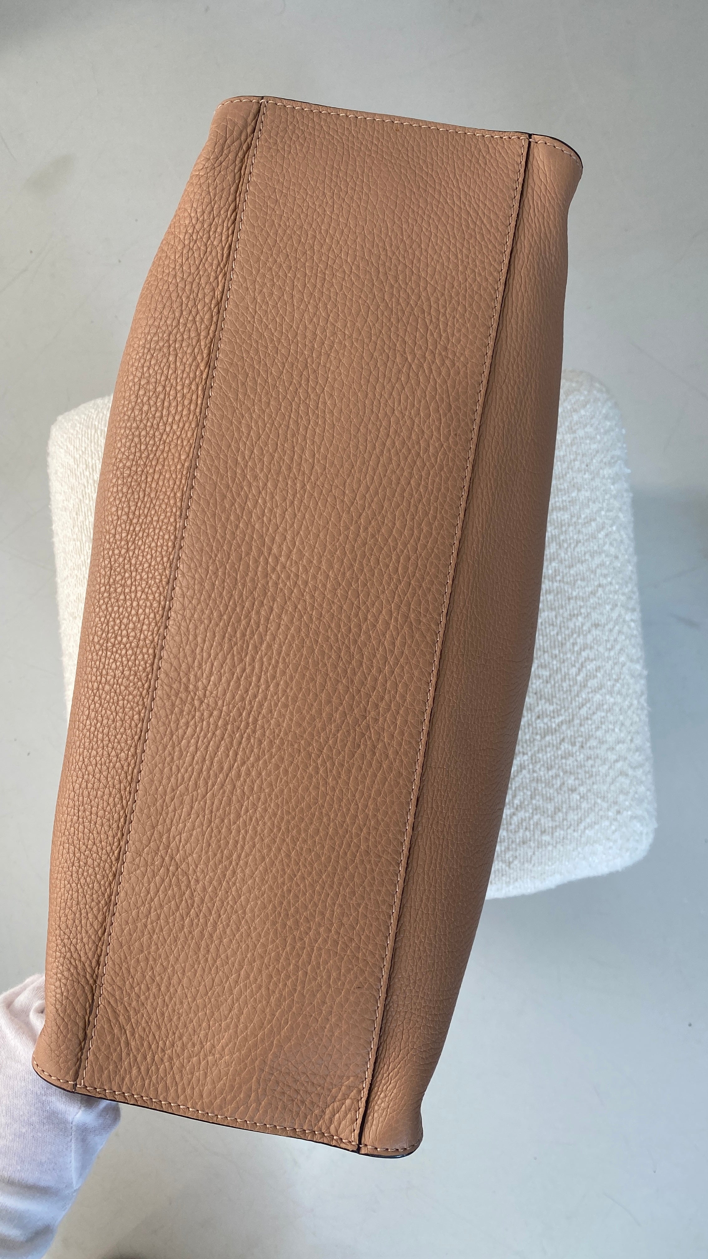 Gucci Medium Calfskin Bamboo Daily Shopper Satchel In Beige