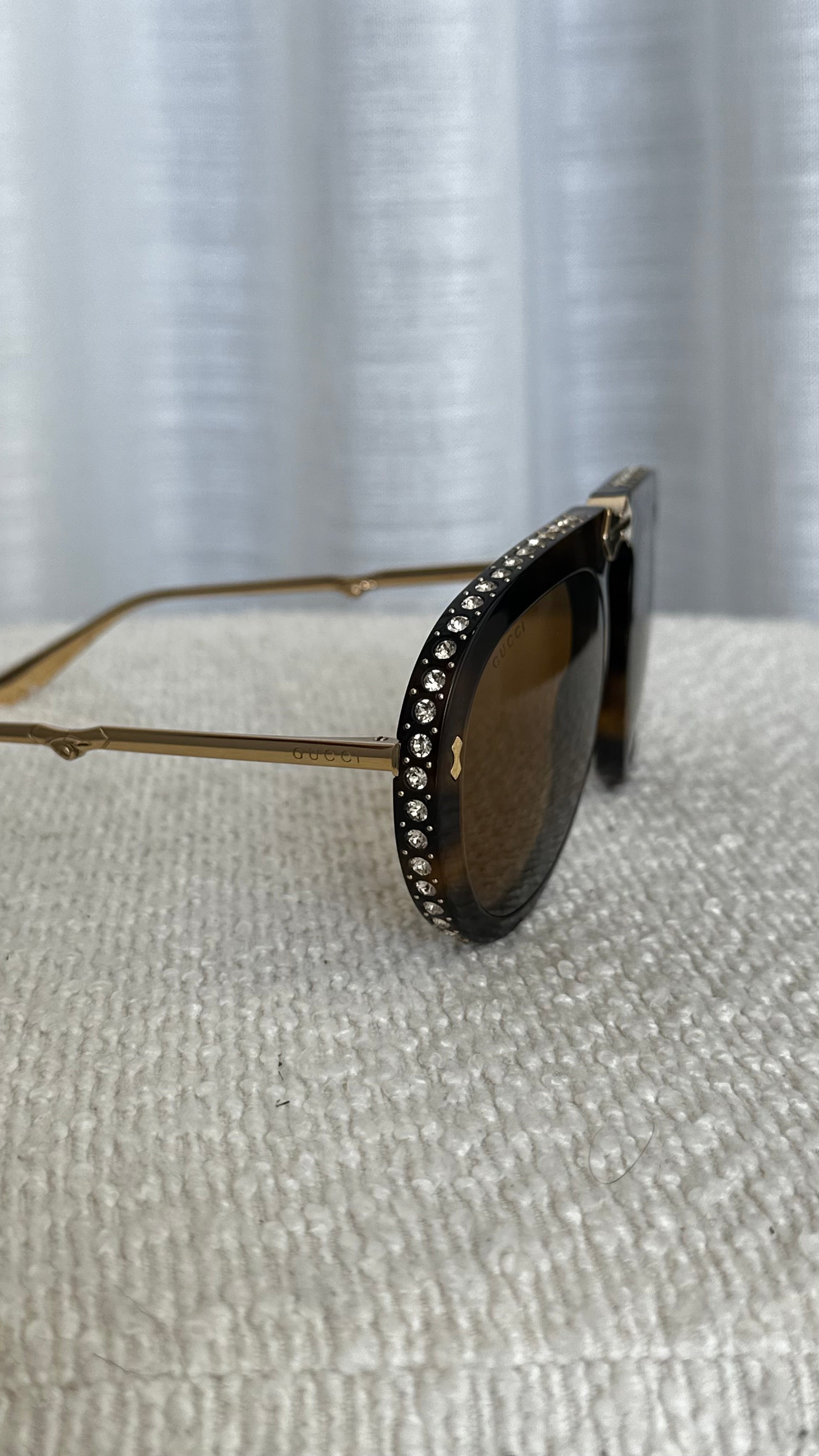 GUCCI FOLDABLE SUNGLASSES - IN BROWN