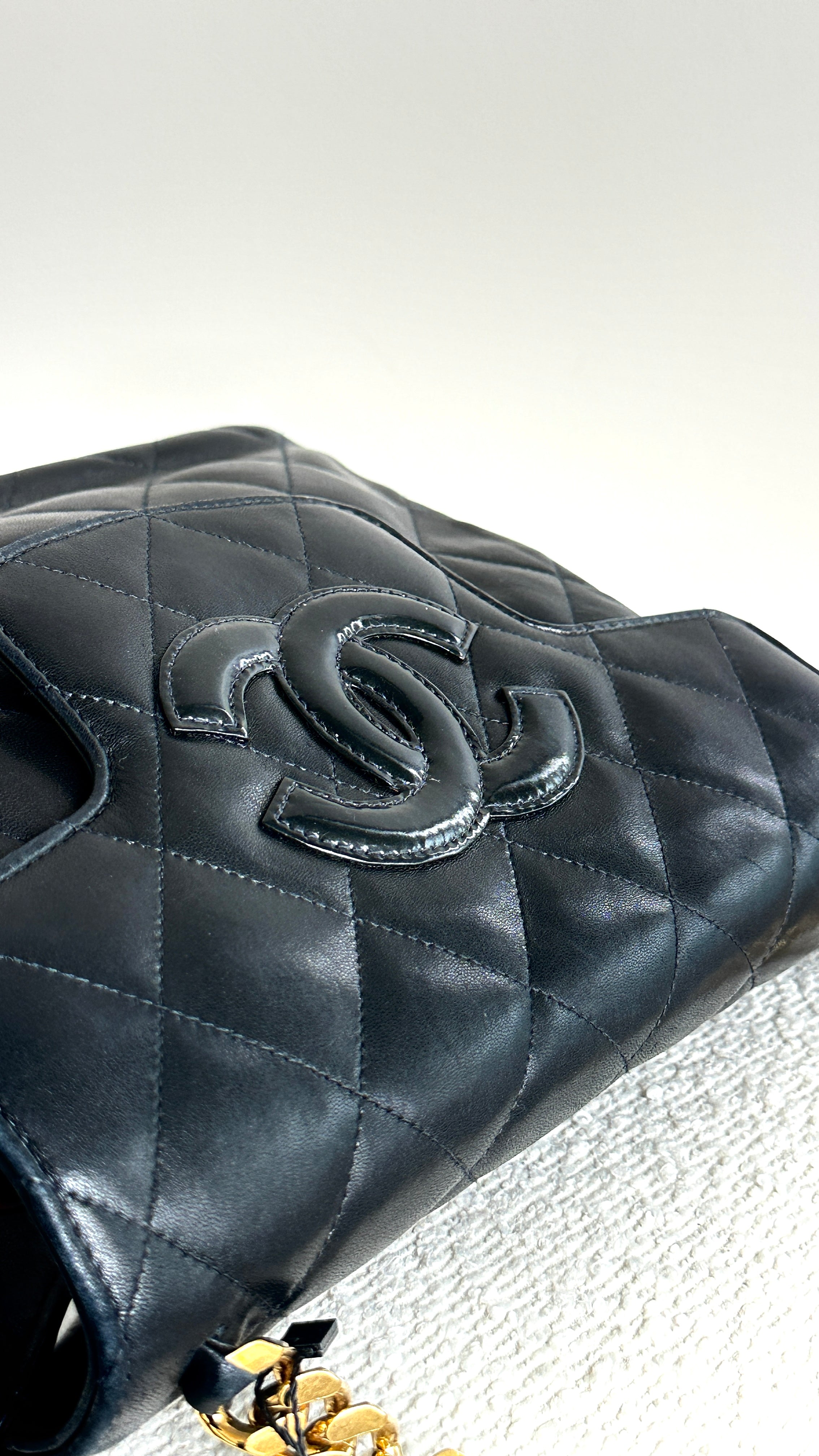 CHANEL VINTAGE 90'S WITH GOLD IN BLACK