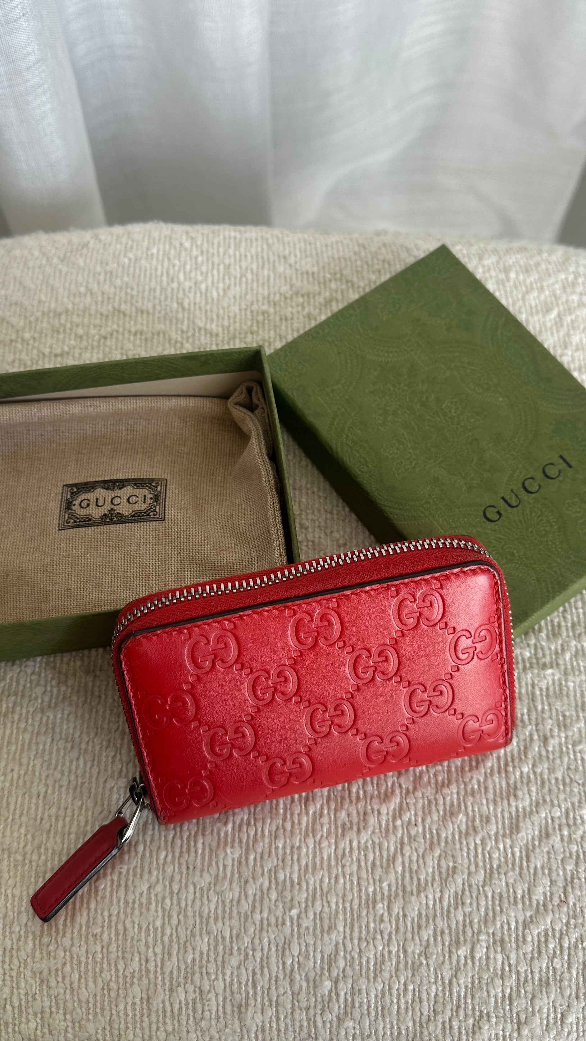 GUCCI LEATHER WALLET - IN RED