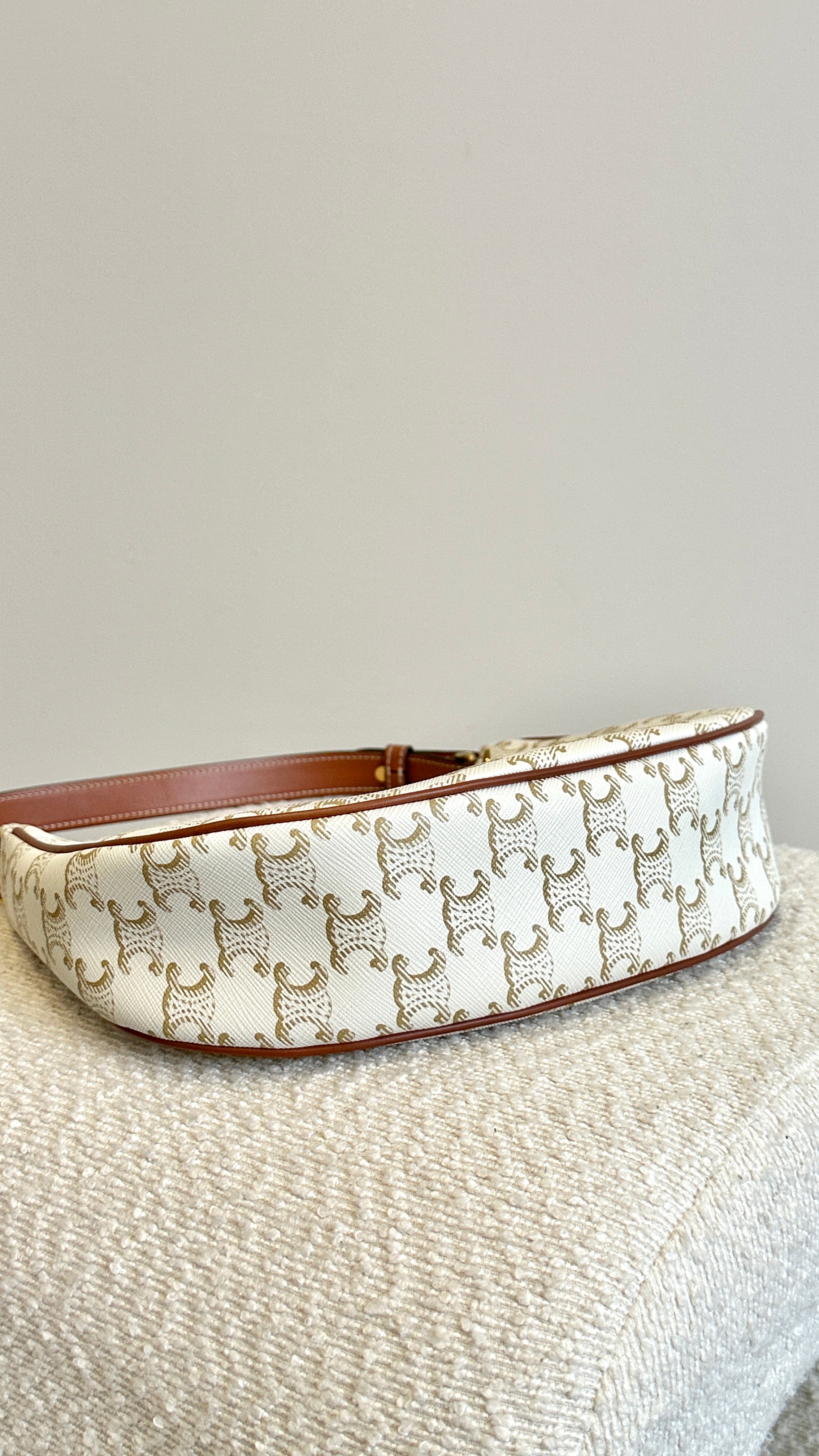 CELINE TRIOMPHE AVA SHOULDER BAG IN WHITE