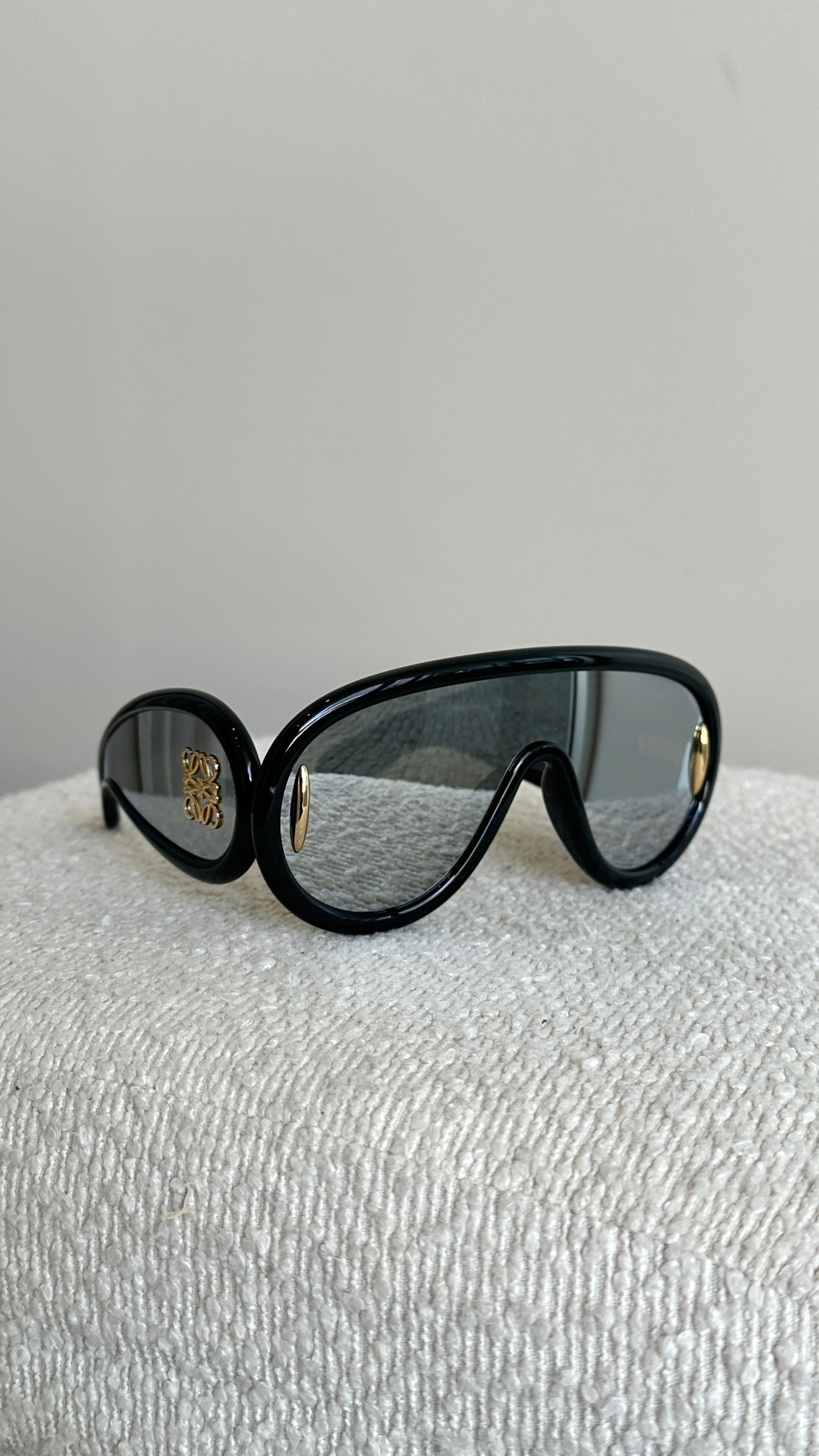 LOEWE PAULAS IBIZA SUNGLASSES IN BLACK