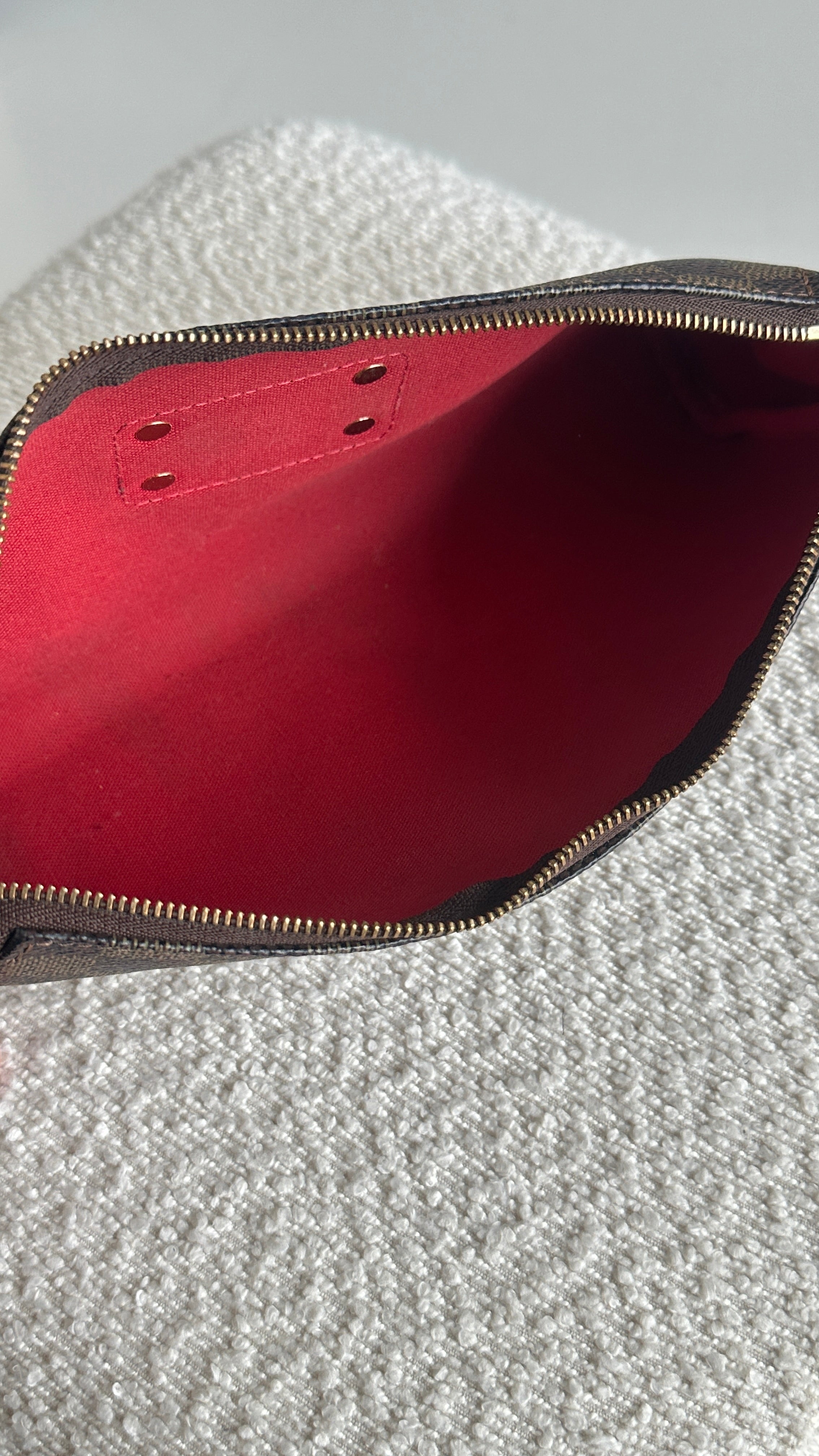 LOUIS VUITTON DAMIER EBÈNE EVA IN BROWN