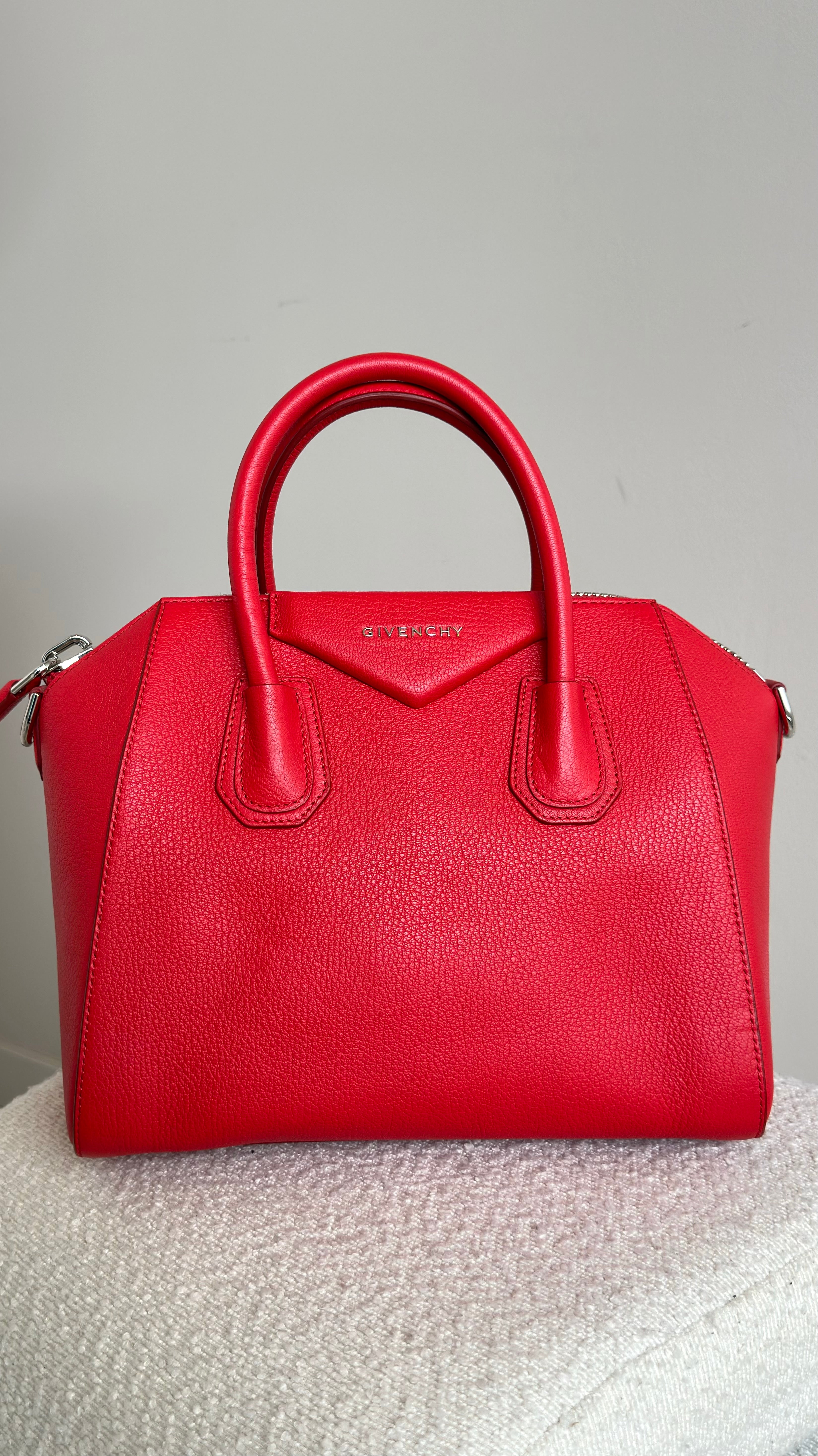 GIVENCHY SMALL ANTIGONA LEATHER BAG IN RED