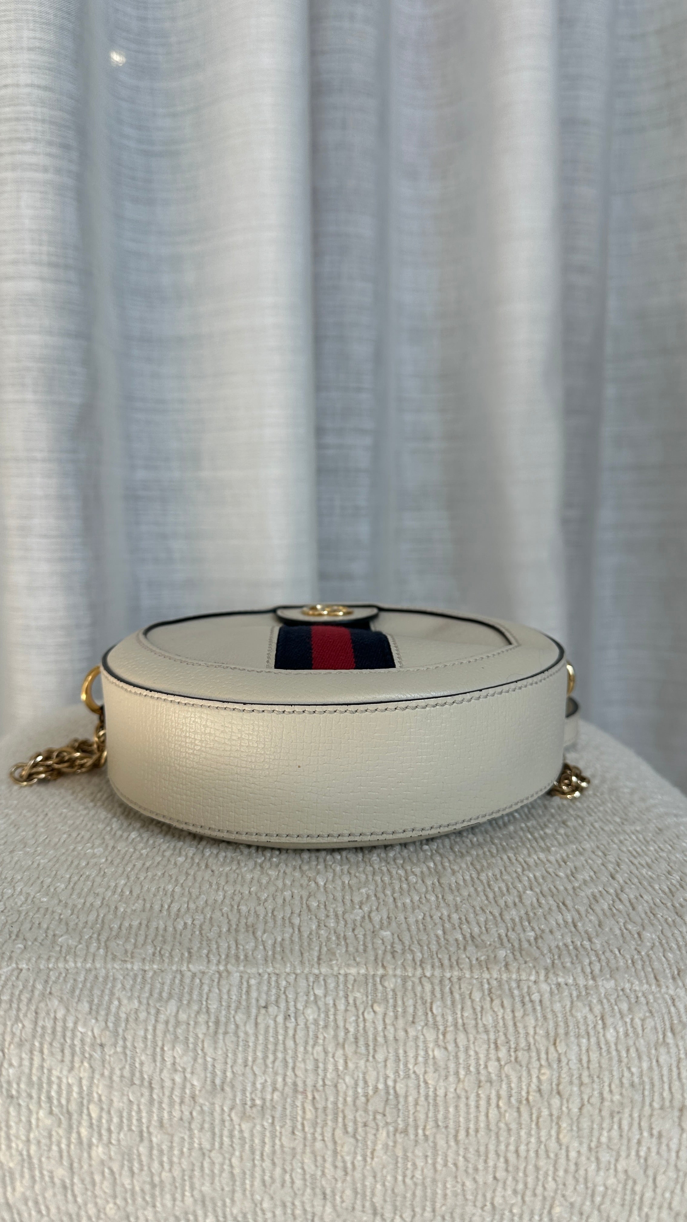 GUCCI OPHIDIA ROUND CROSSBODY - IN WHITE