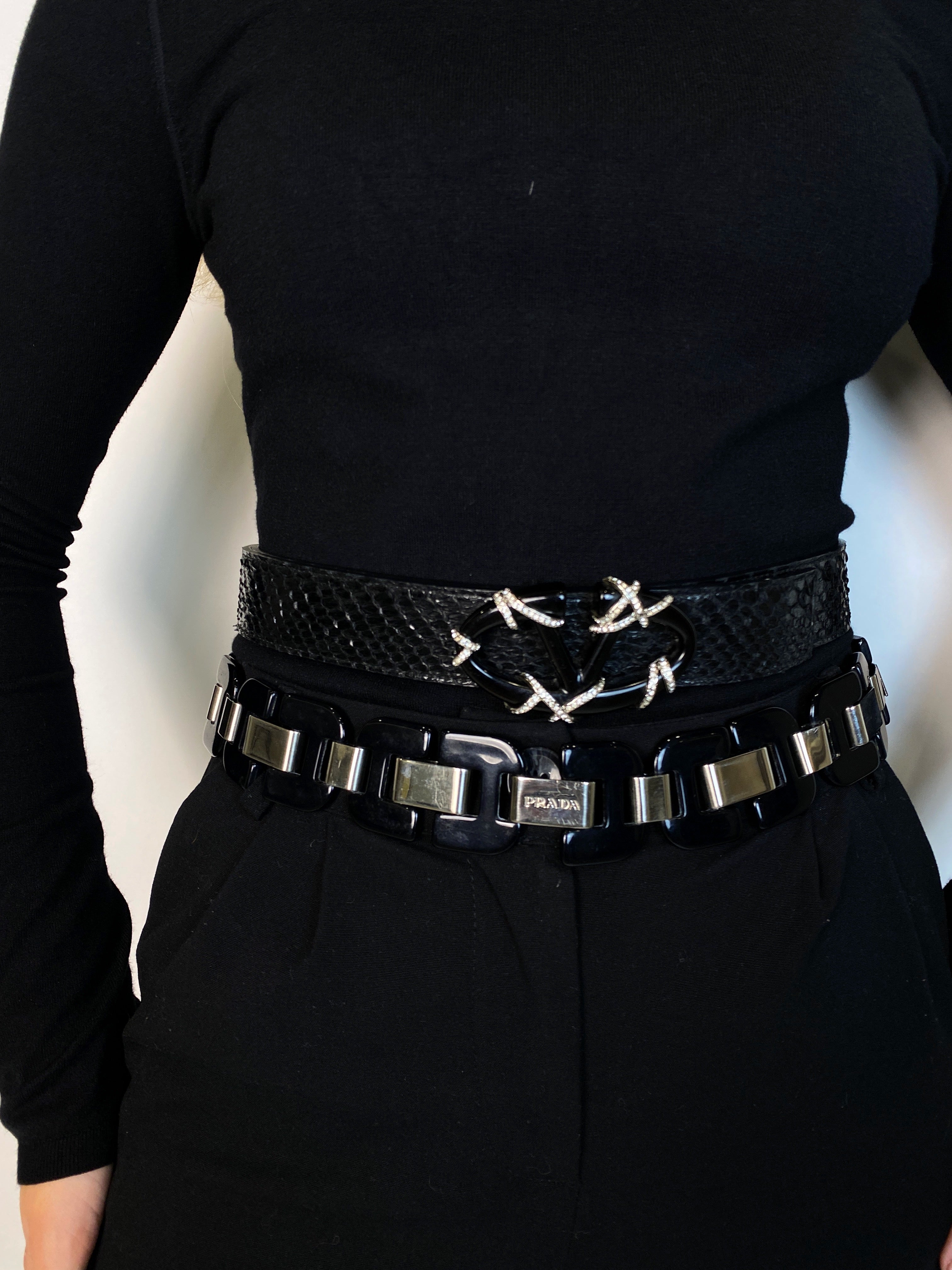 Cinto Cobra Valentino Garavani Preto - Tamanho 36