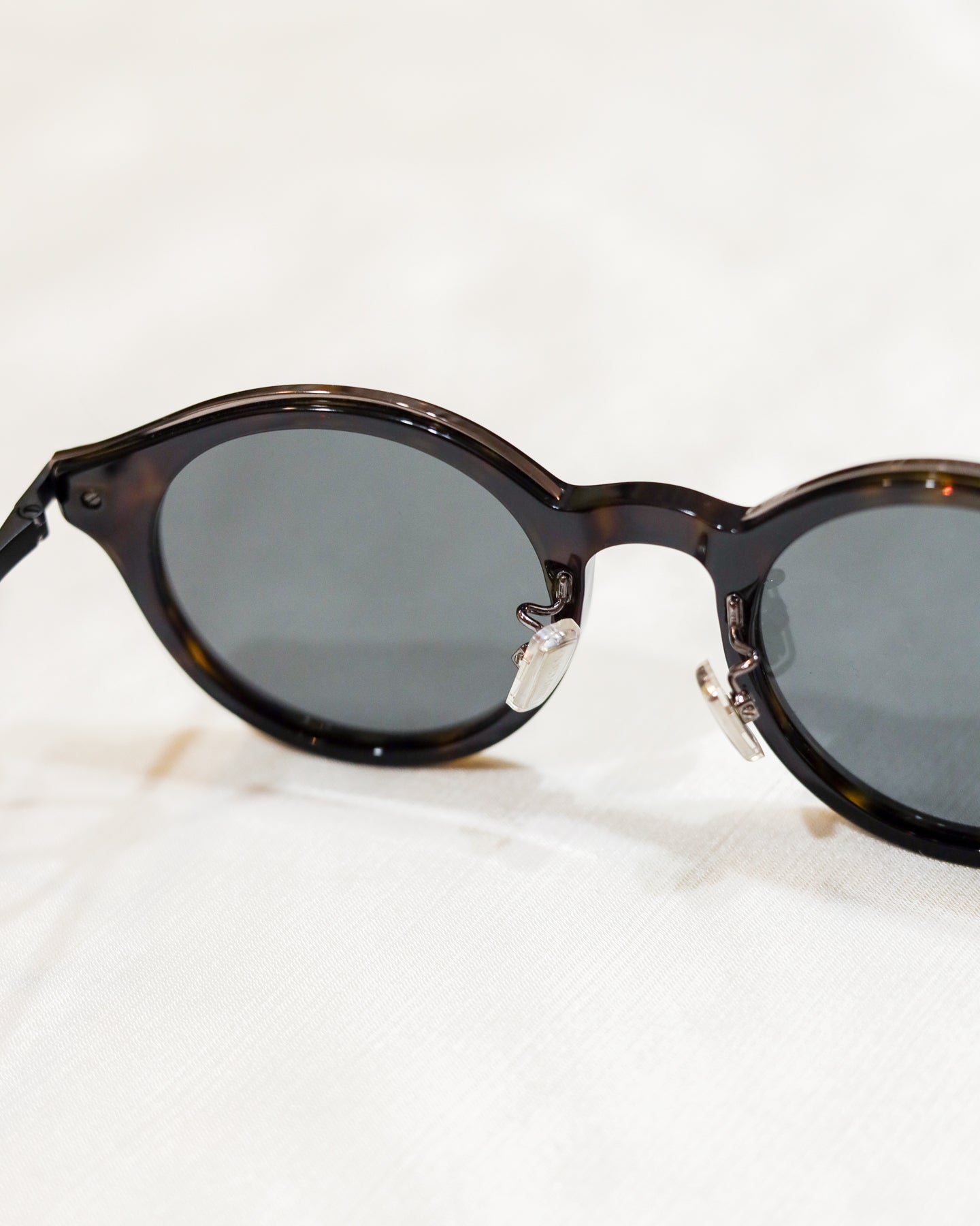 Óculos de Sol Jimmy Choo Round Dark Tortoise - com caixa