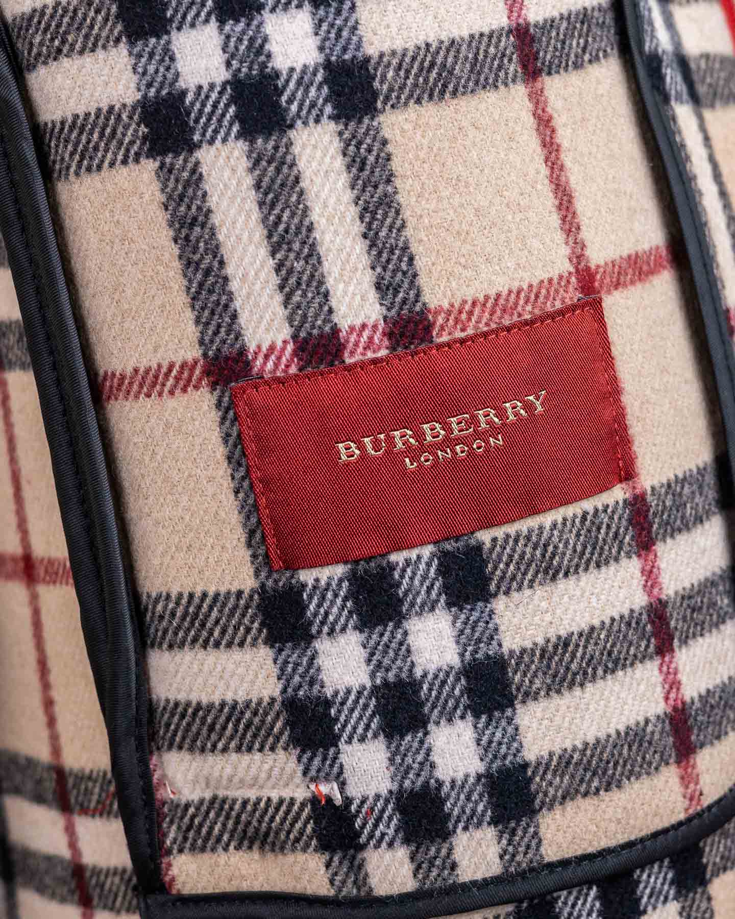 Burberry Jaqueta xadrez vermelho vintage de lã